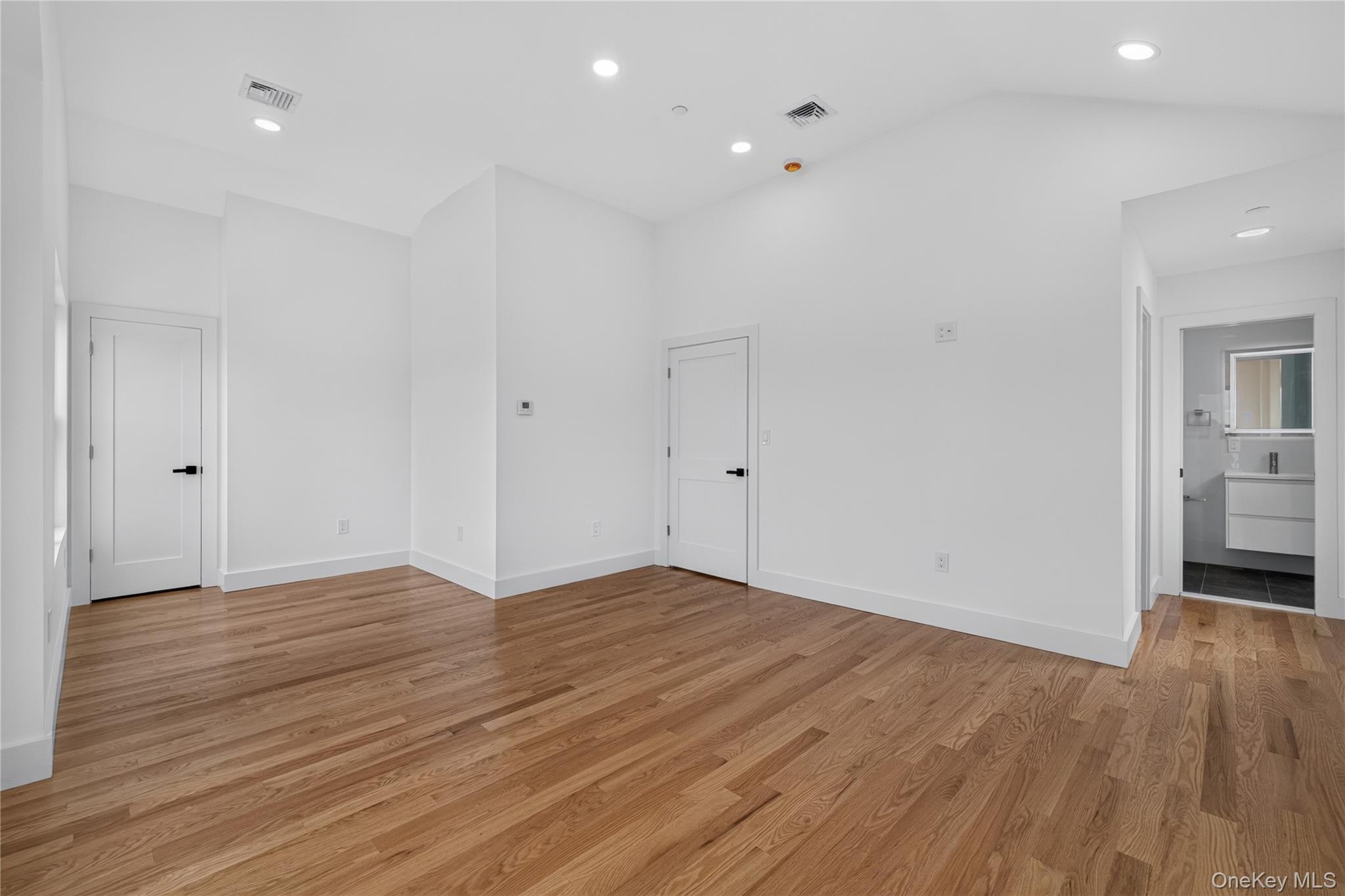 265 Roosevelt Avenue Property Photo 33