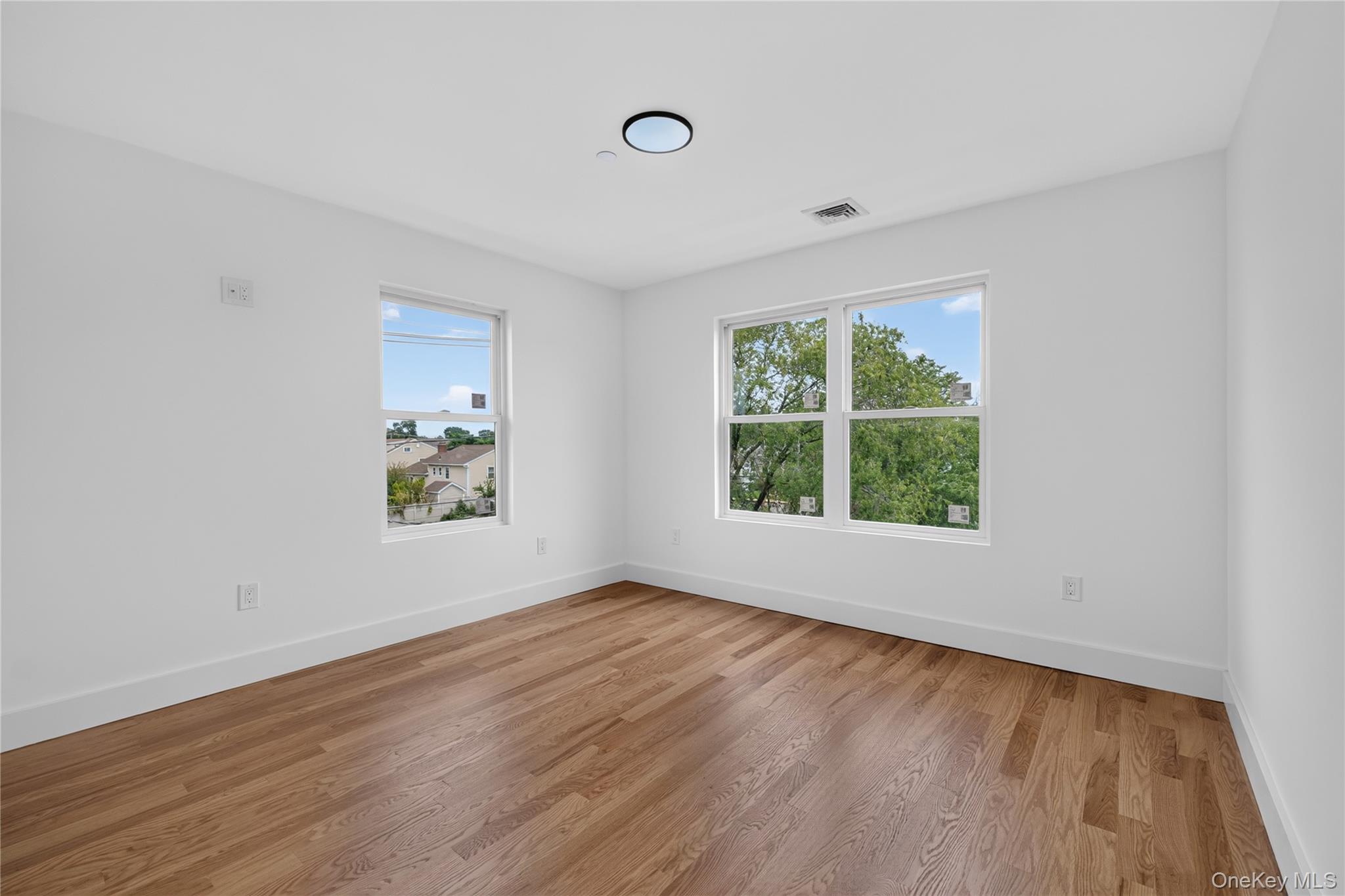 265 Roosevelt Avenue Property Photo 39