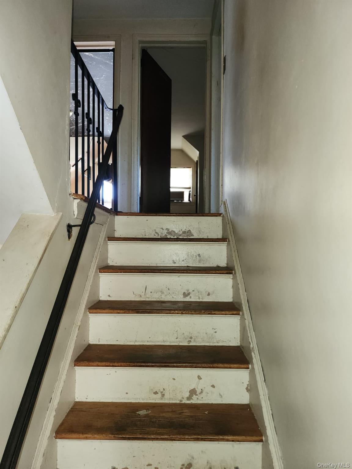 156 Brookside Ave. Property Photo 13
