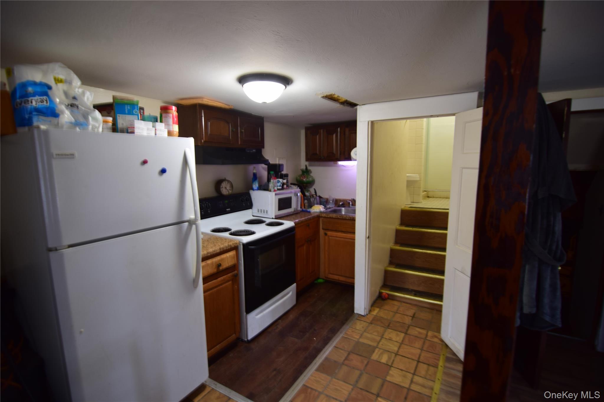 460 Cold Spring Property Photo 4