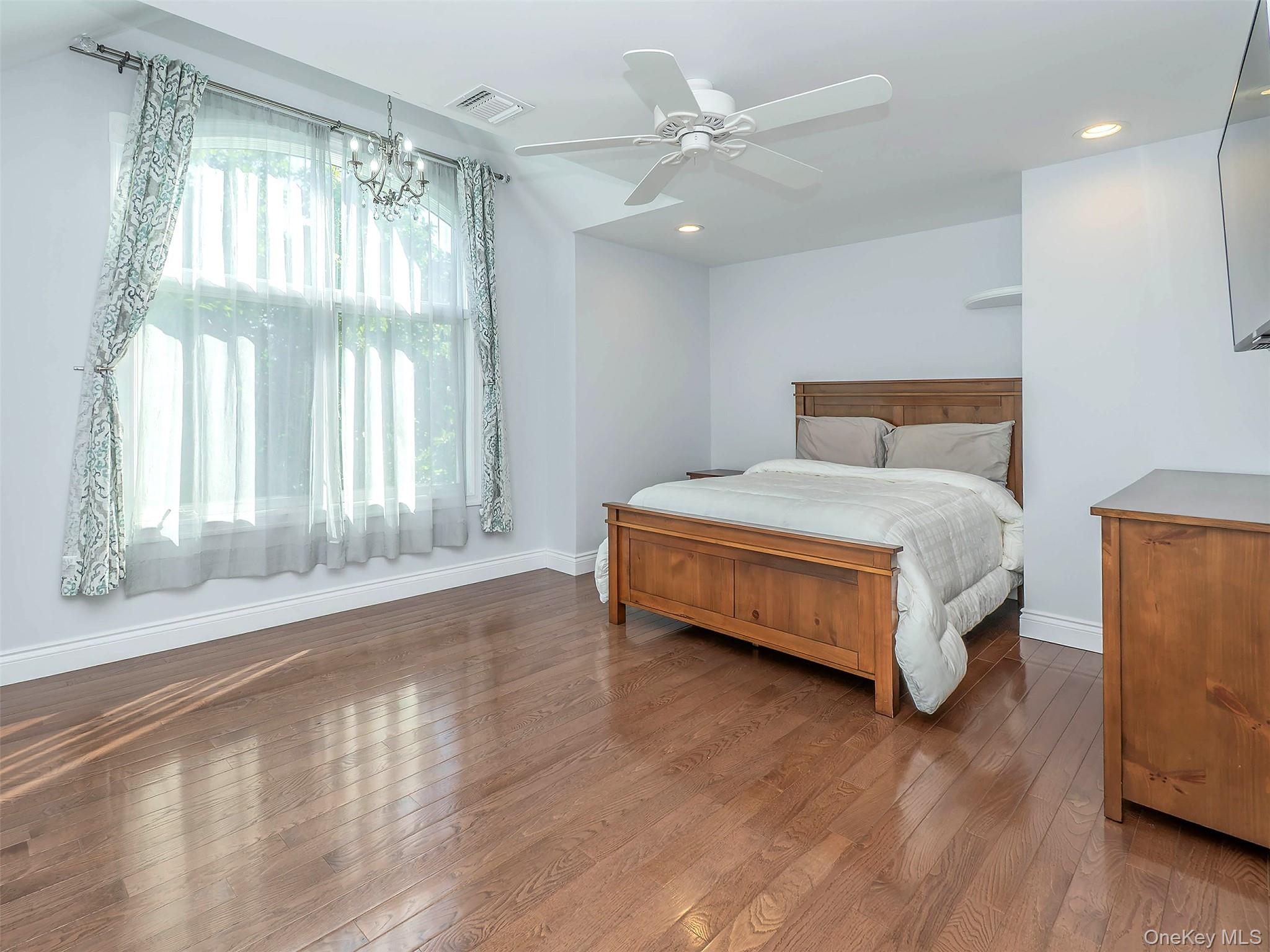 752 Kensington Court Property Photo 18