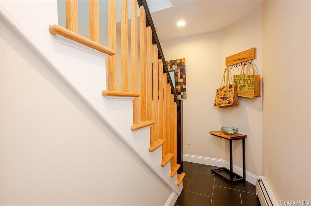 62 Ohio Avenue Upper Property Photo 11