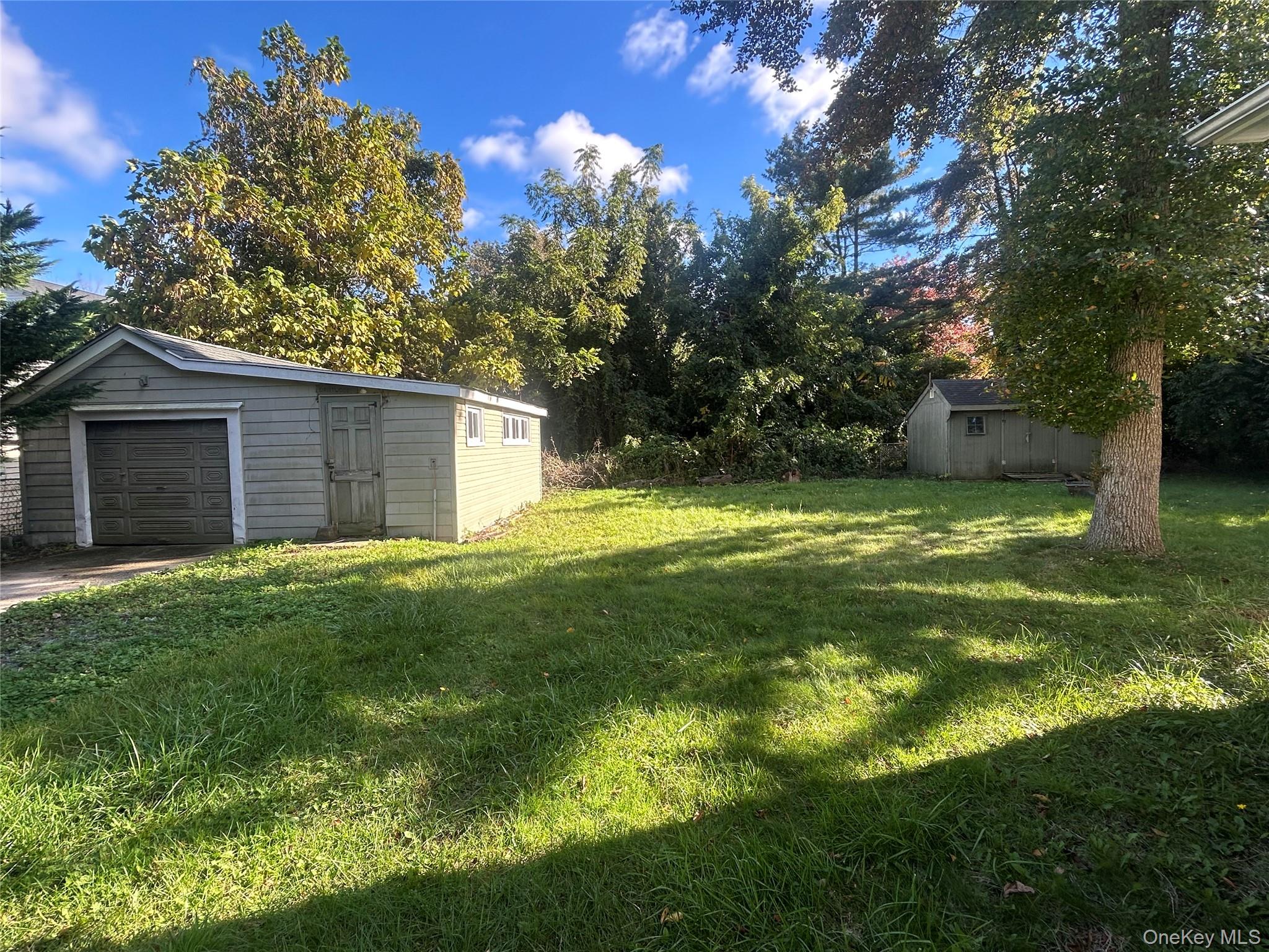 23 Whittier Drive Property Photo 3