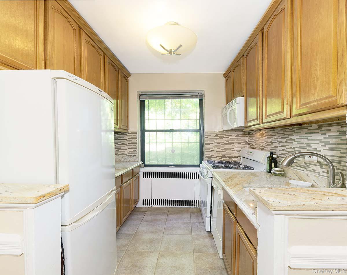 3017 Riverdale Avenue 2j Property Photo 1