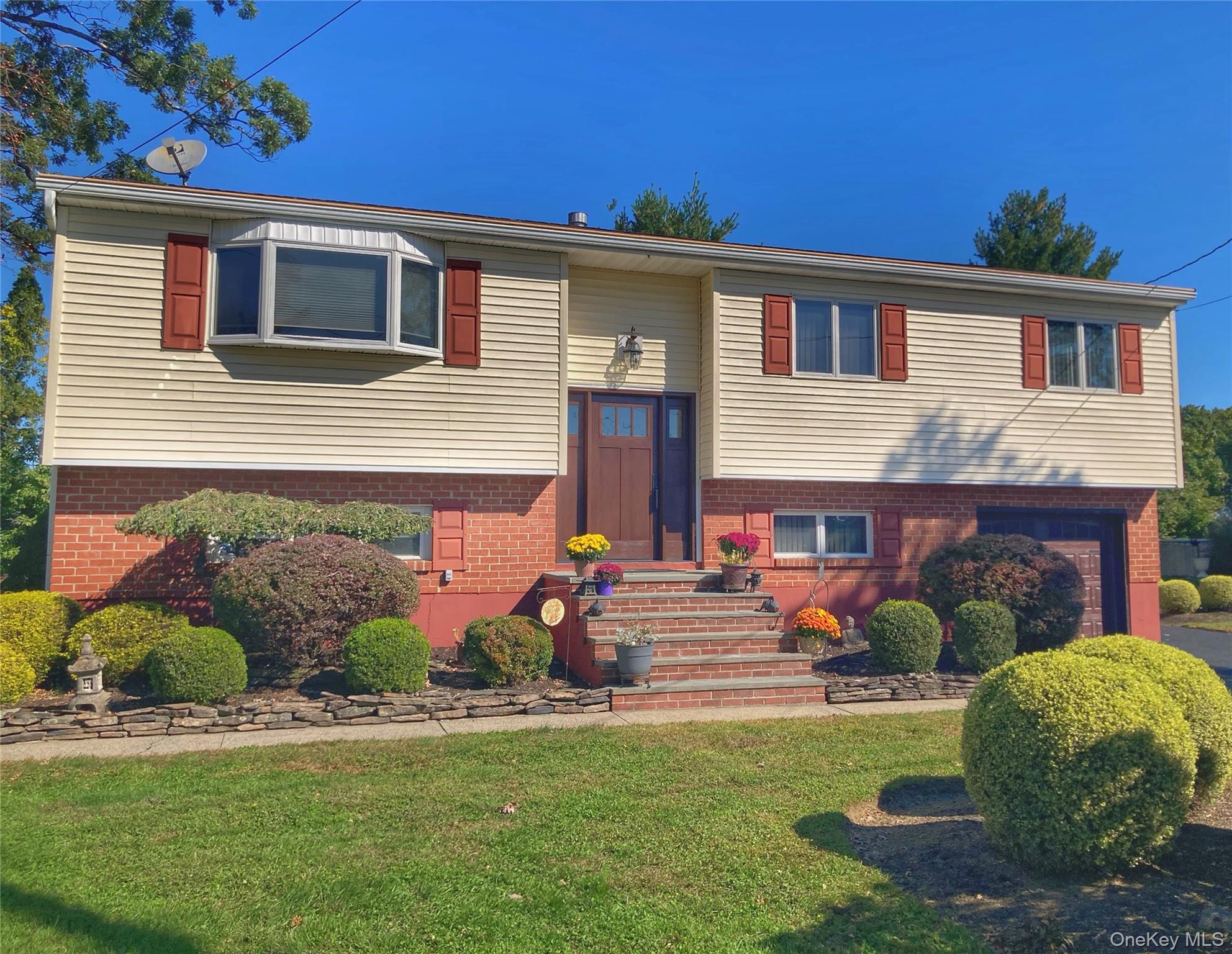 5 Gurnee Drive Property Photo 2