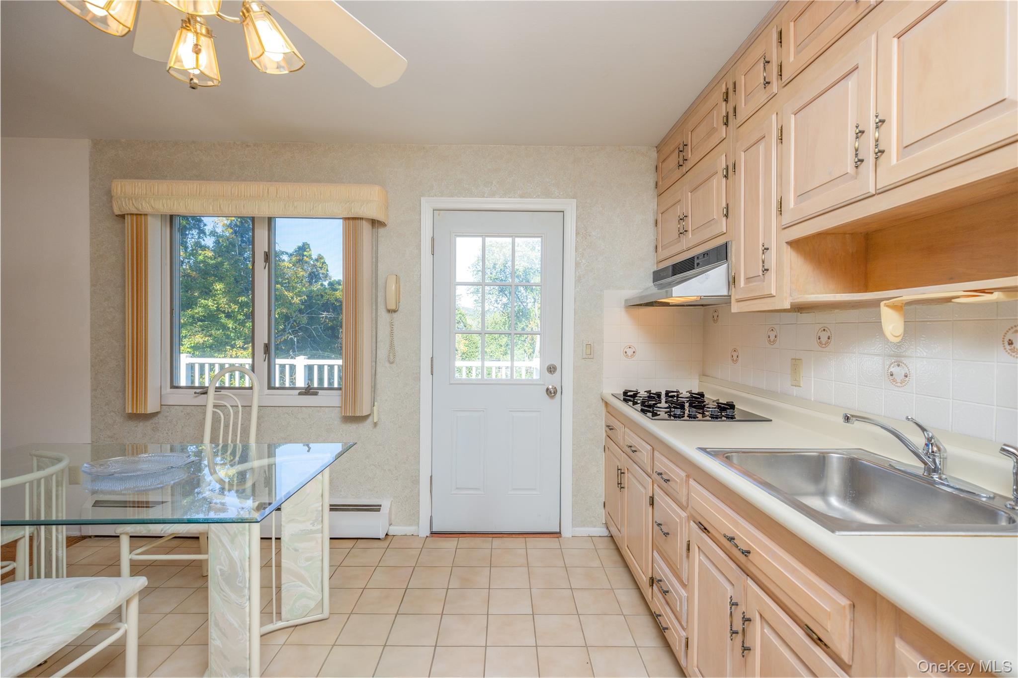 5 Gurnee Drive Property Photo 8