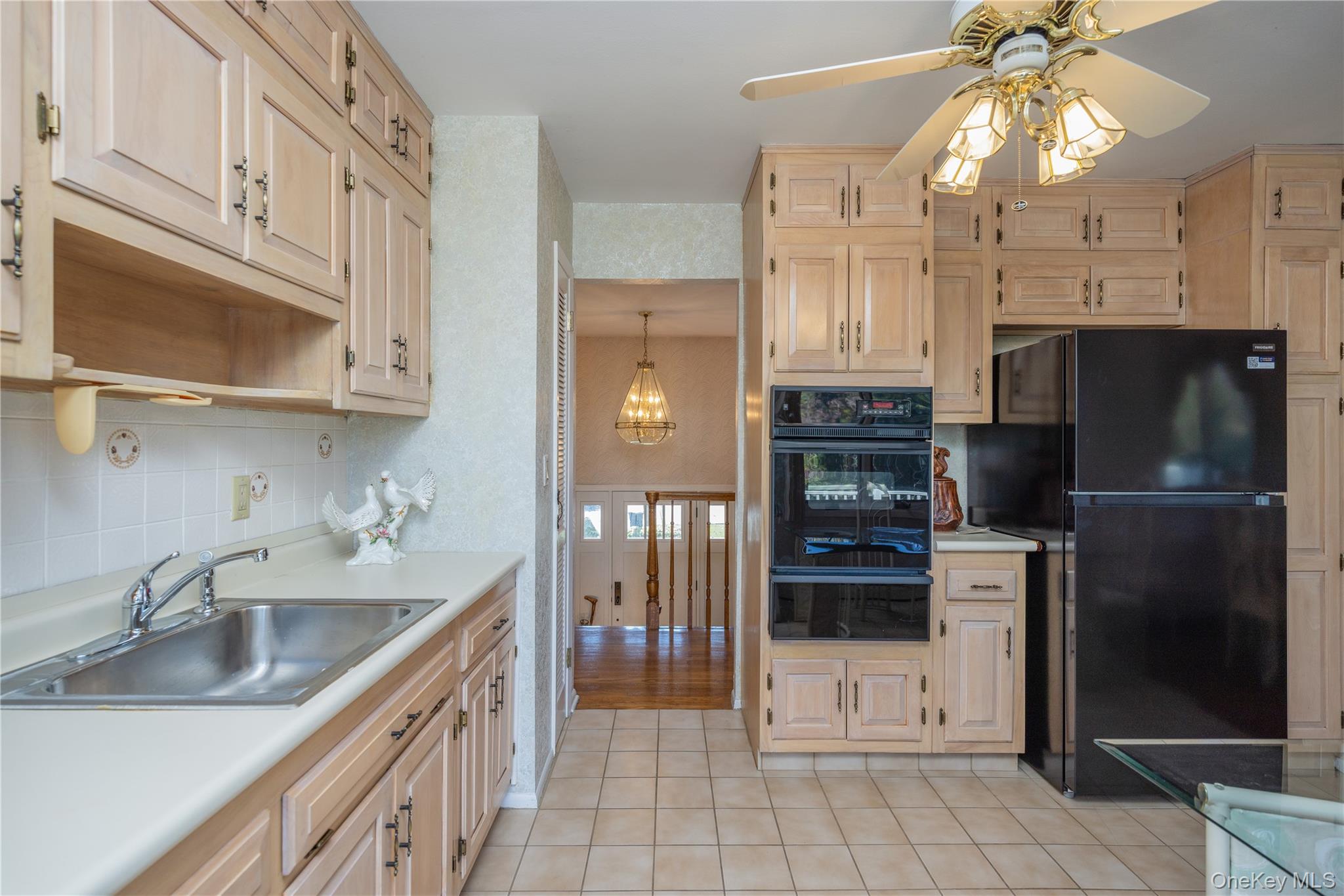 5 Gurnee Drive Property Photo 9