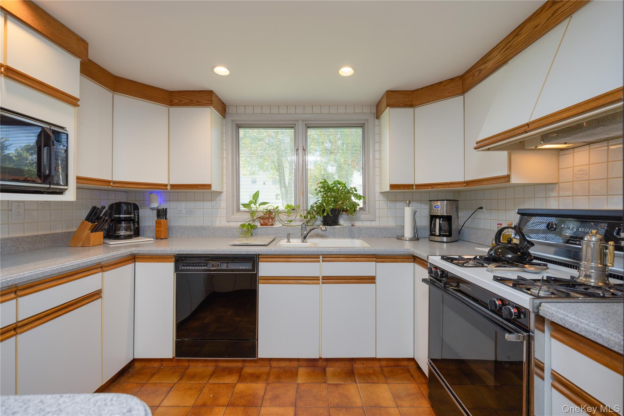 5 Gurnee Drive Property Photo 18