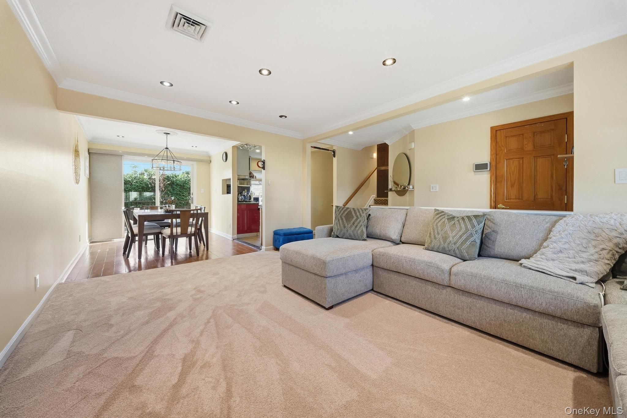 2624 Flower Street Property Photo 13