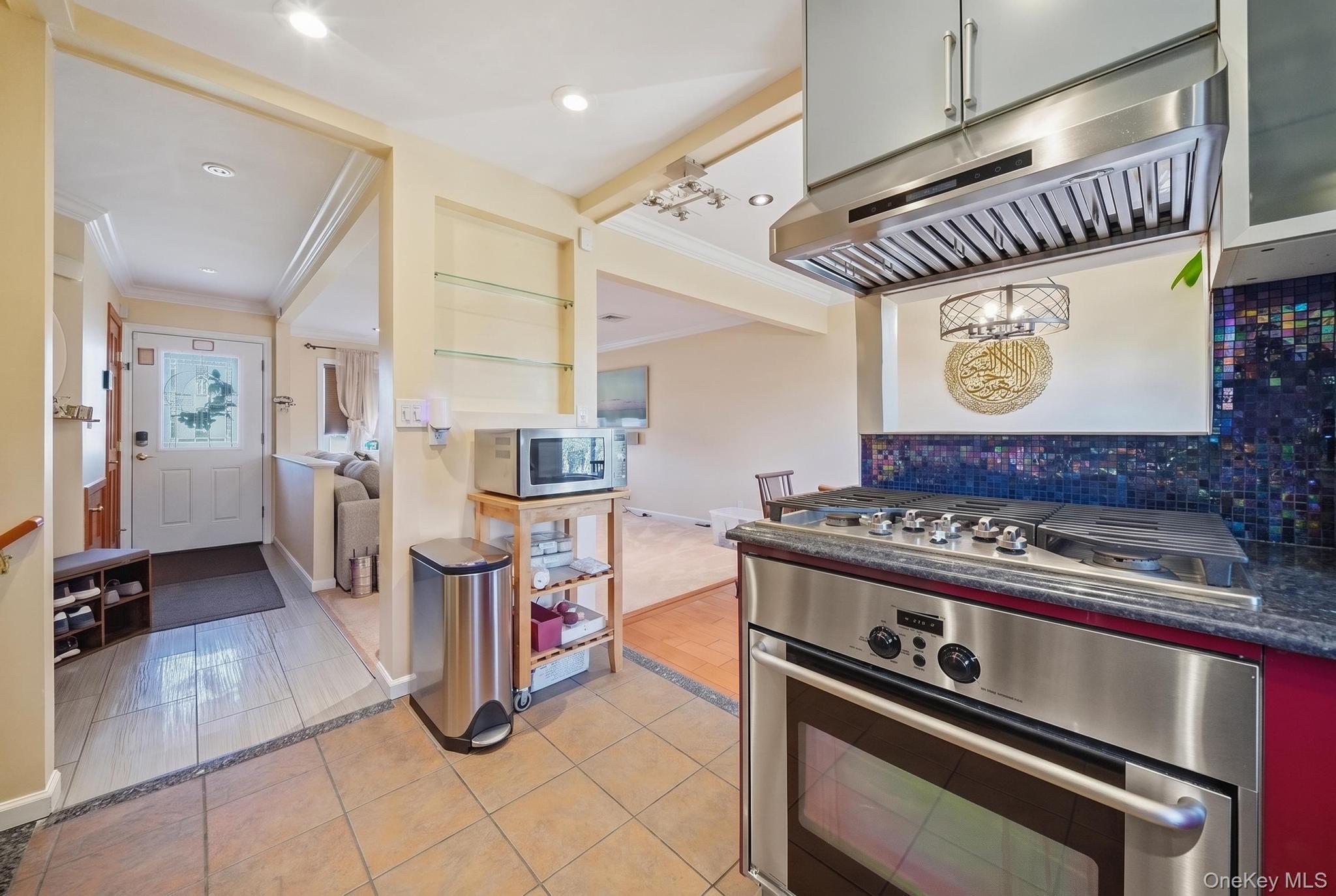 2624 Flower Street Property Photo 18