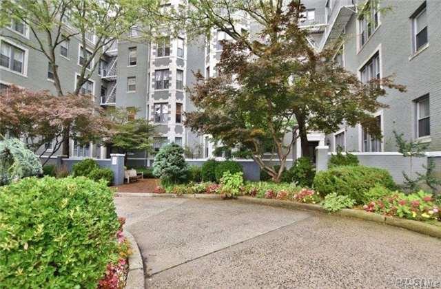 1185 E Broadway 4e Property Photo 1