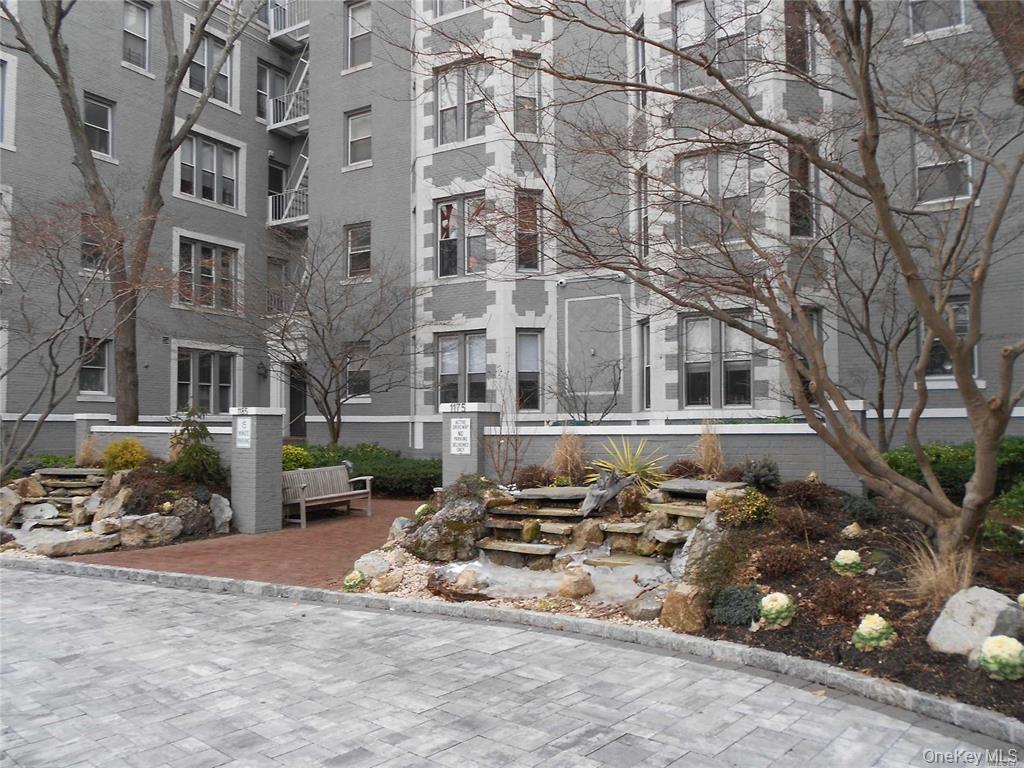 1185 E Broadway 4e Property Photo 2
