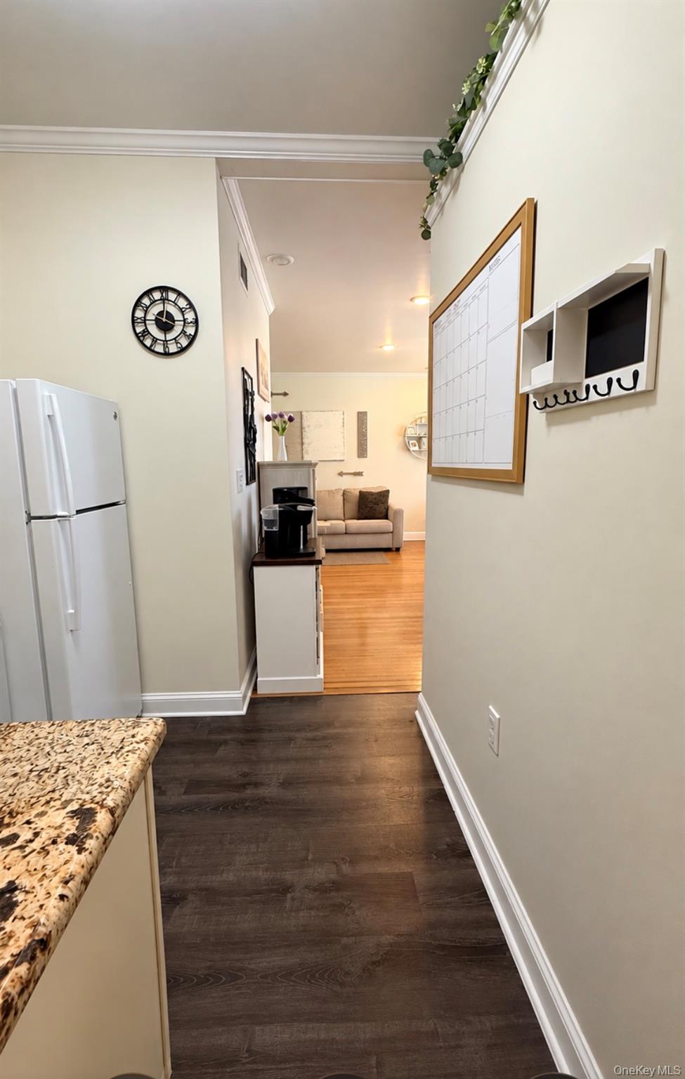 1185 E Broadway 4e Property Photo 4