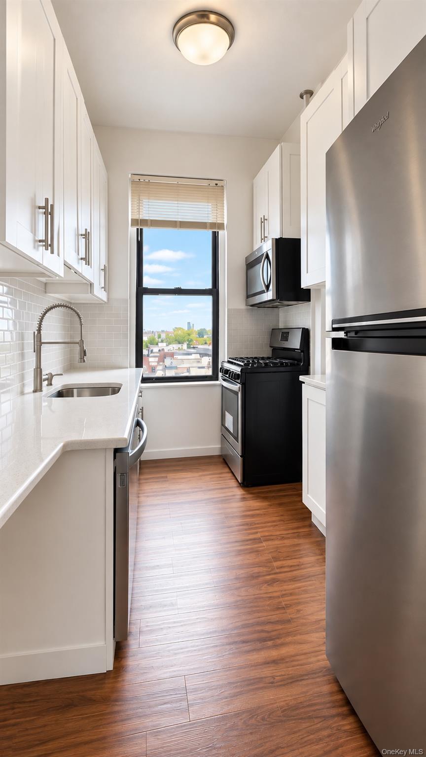21-78 35th Street 5e Property Photo 6