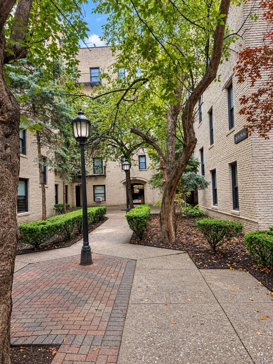 21-78 35th Street 5e Property Photo 17