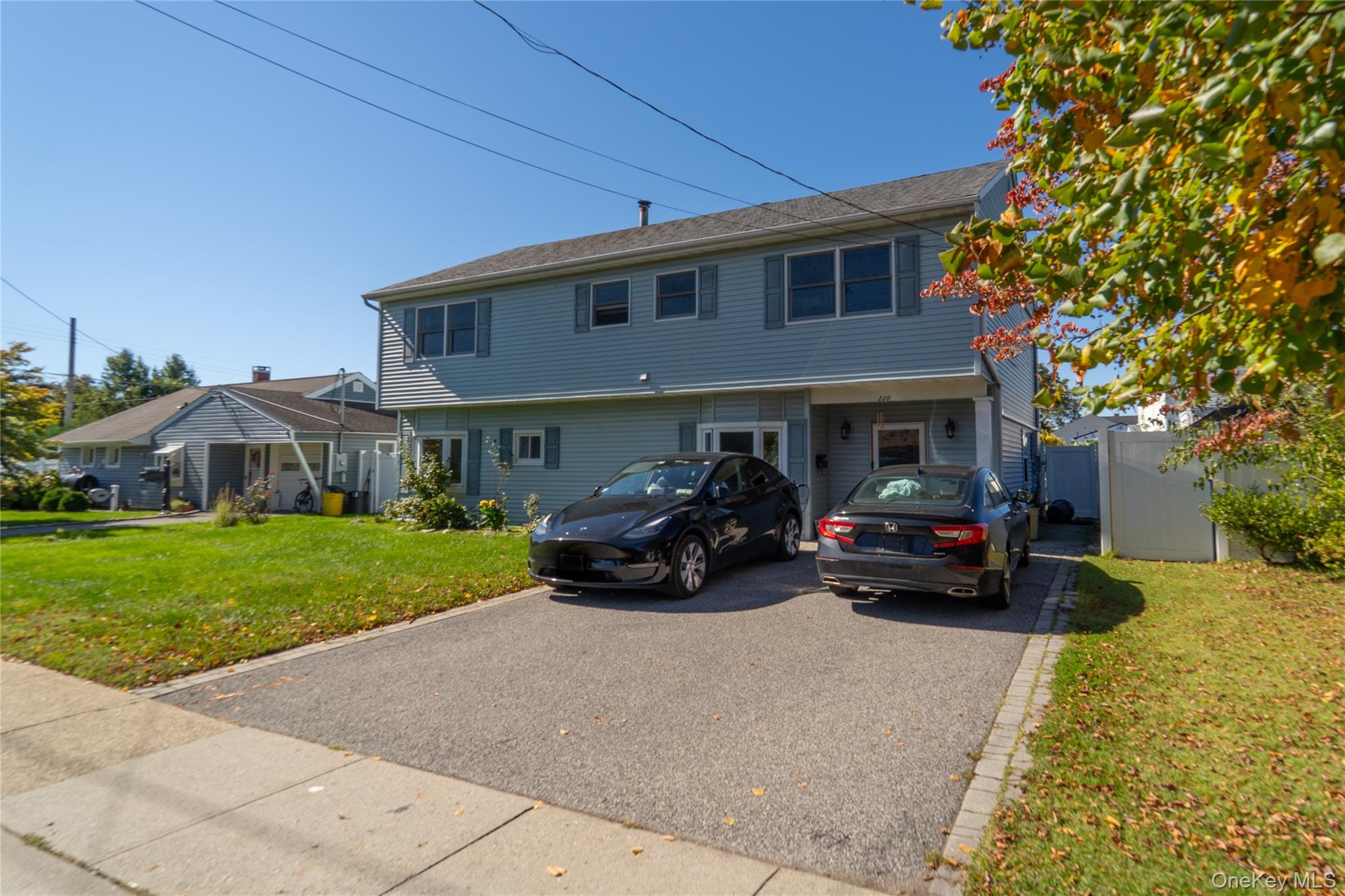 220 Jerusalem Avenue Property Photo 1
