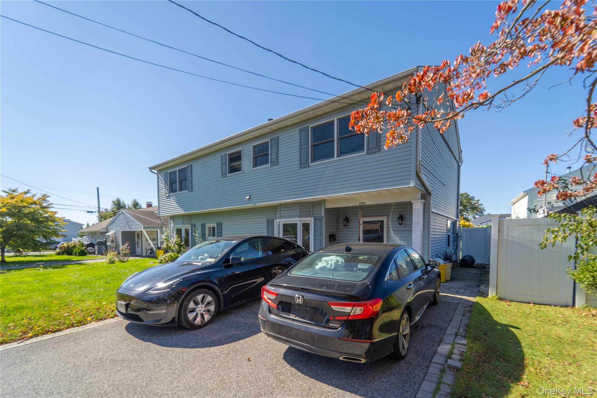 220 Jerusalem Avenue Property Photo 2