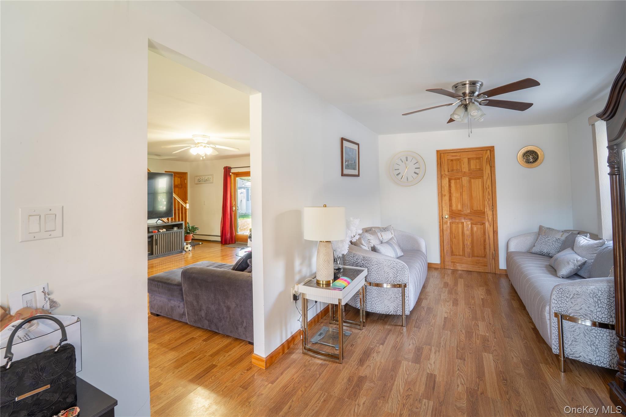220 Jerusalem Avenue Property Photo 4