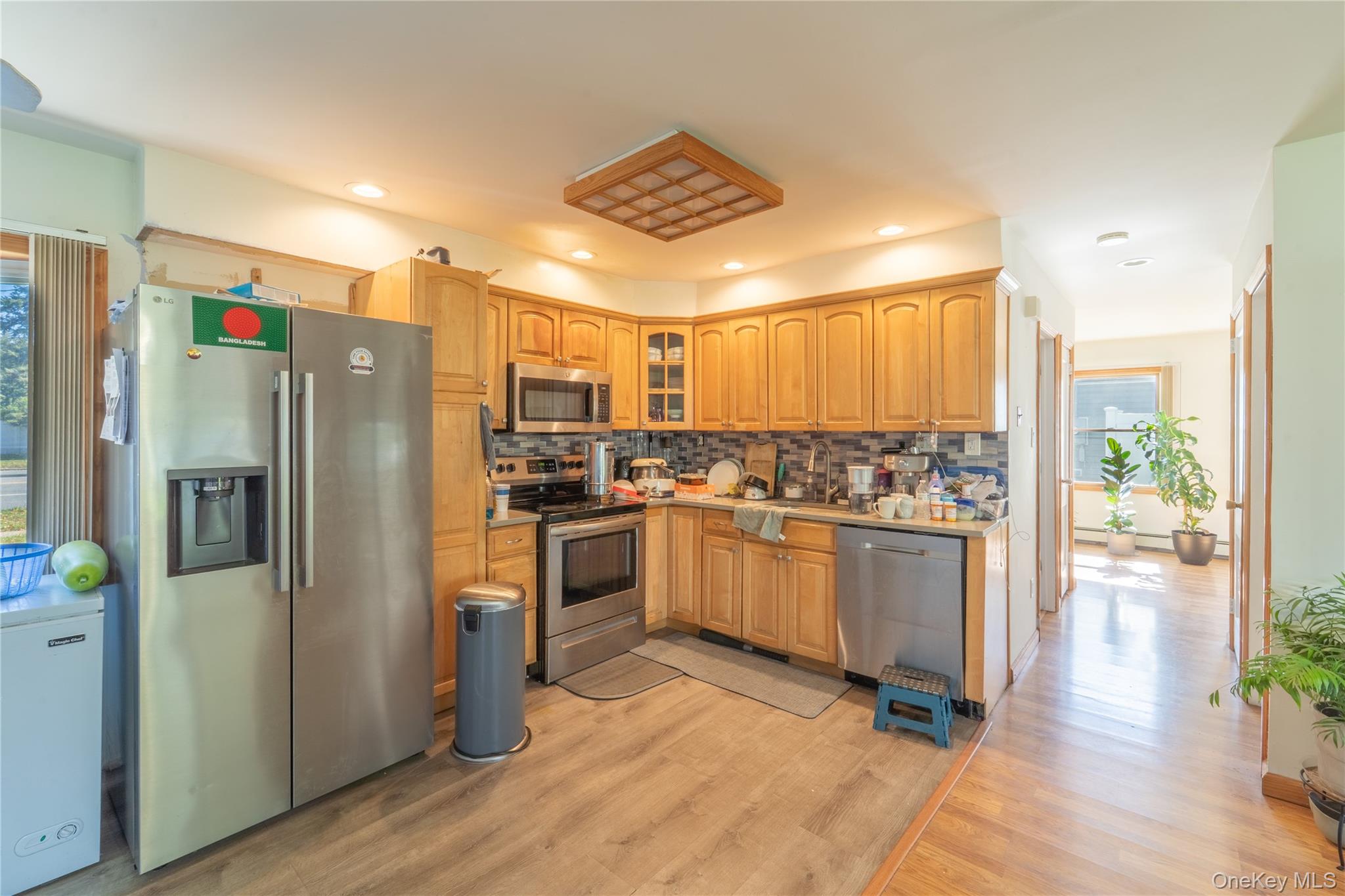 220 Jerusalem Avenue Property Photo 8