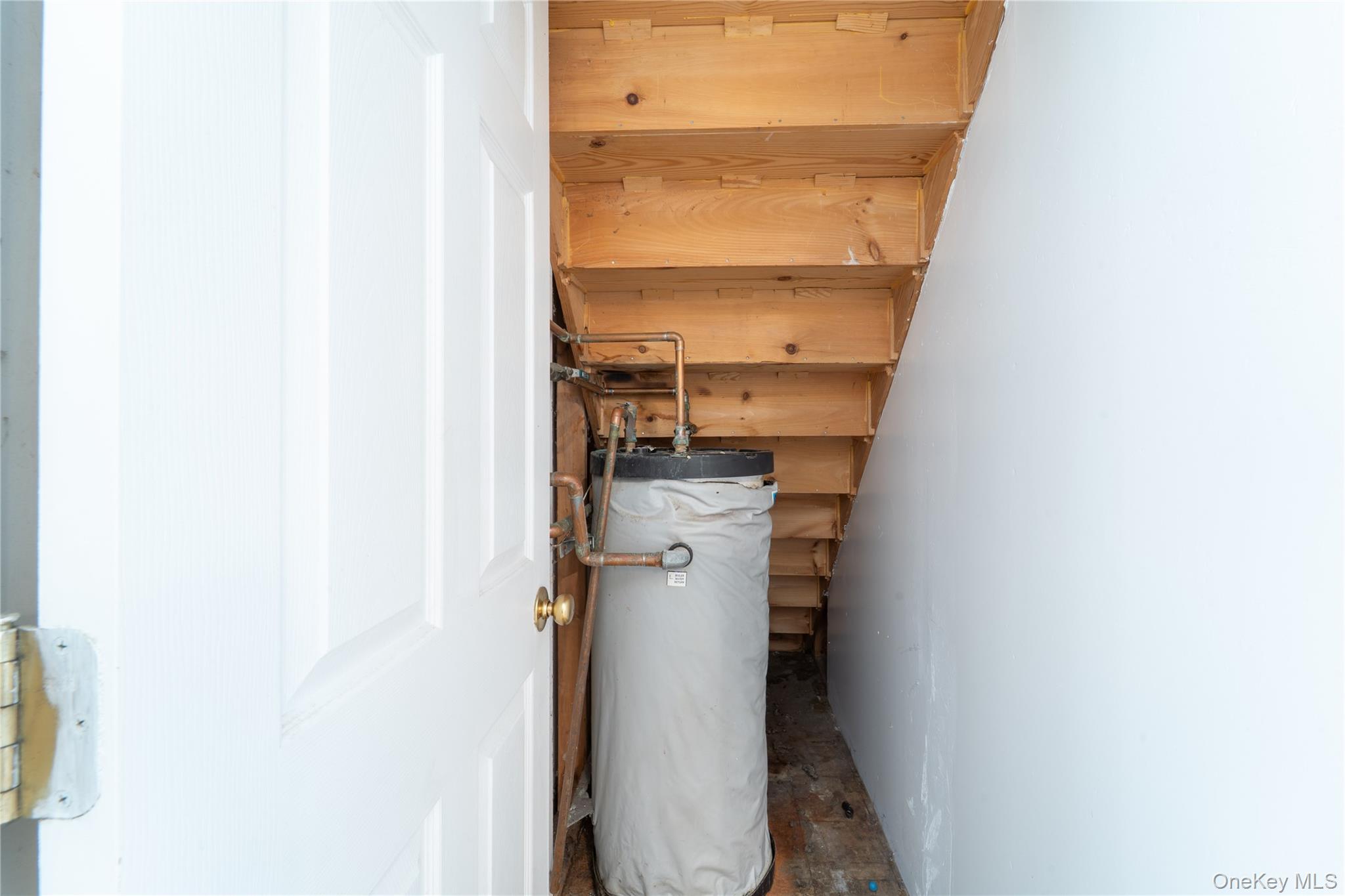 220 Jerusalem Avenue Property Photo 21
