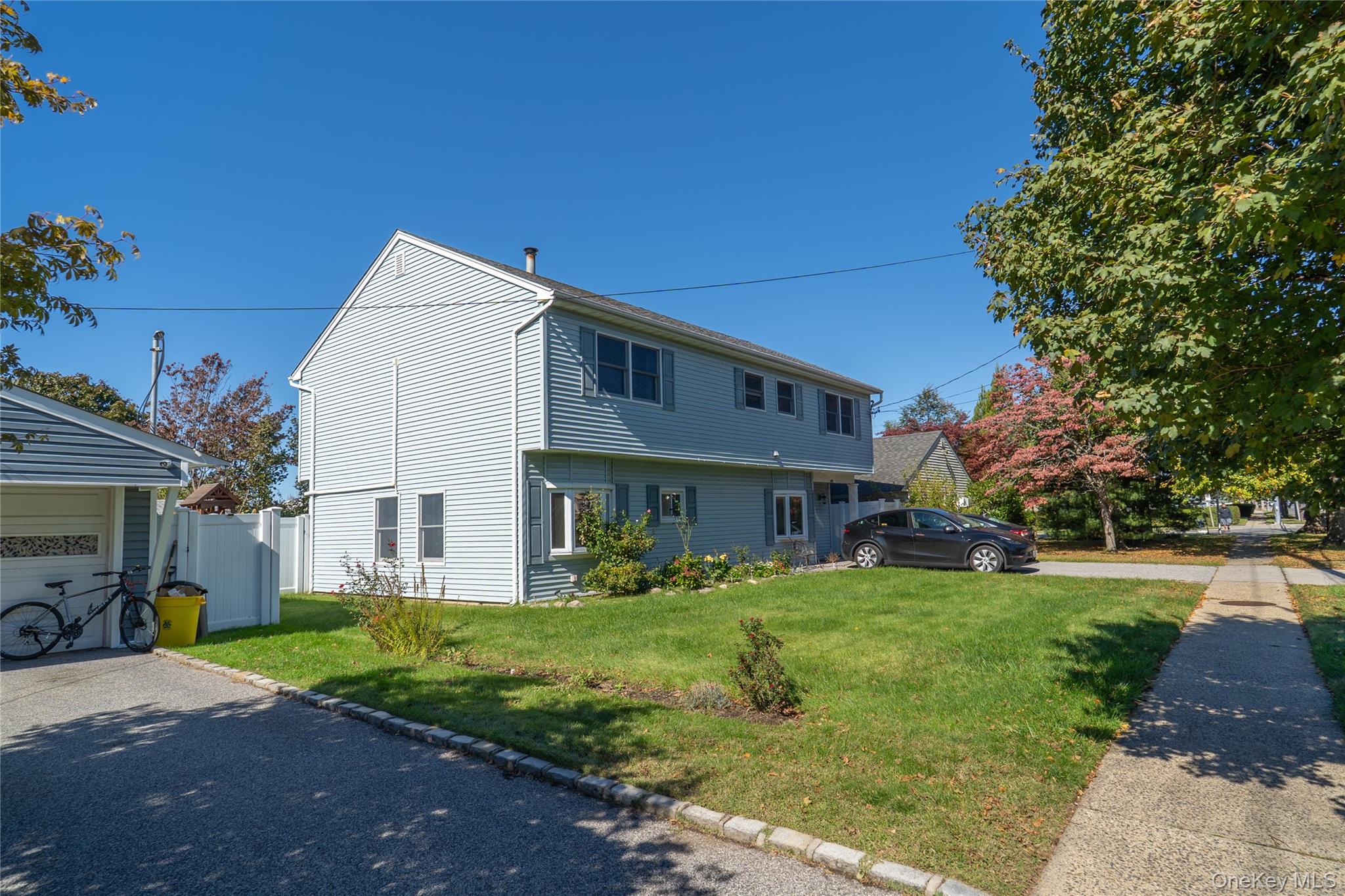 220 Jerusalem Avenue Property Photo 29
