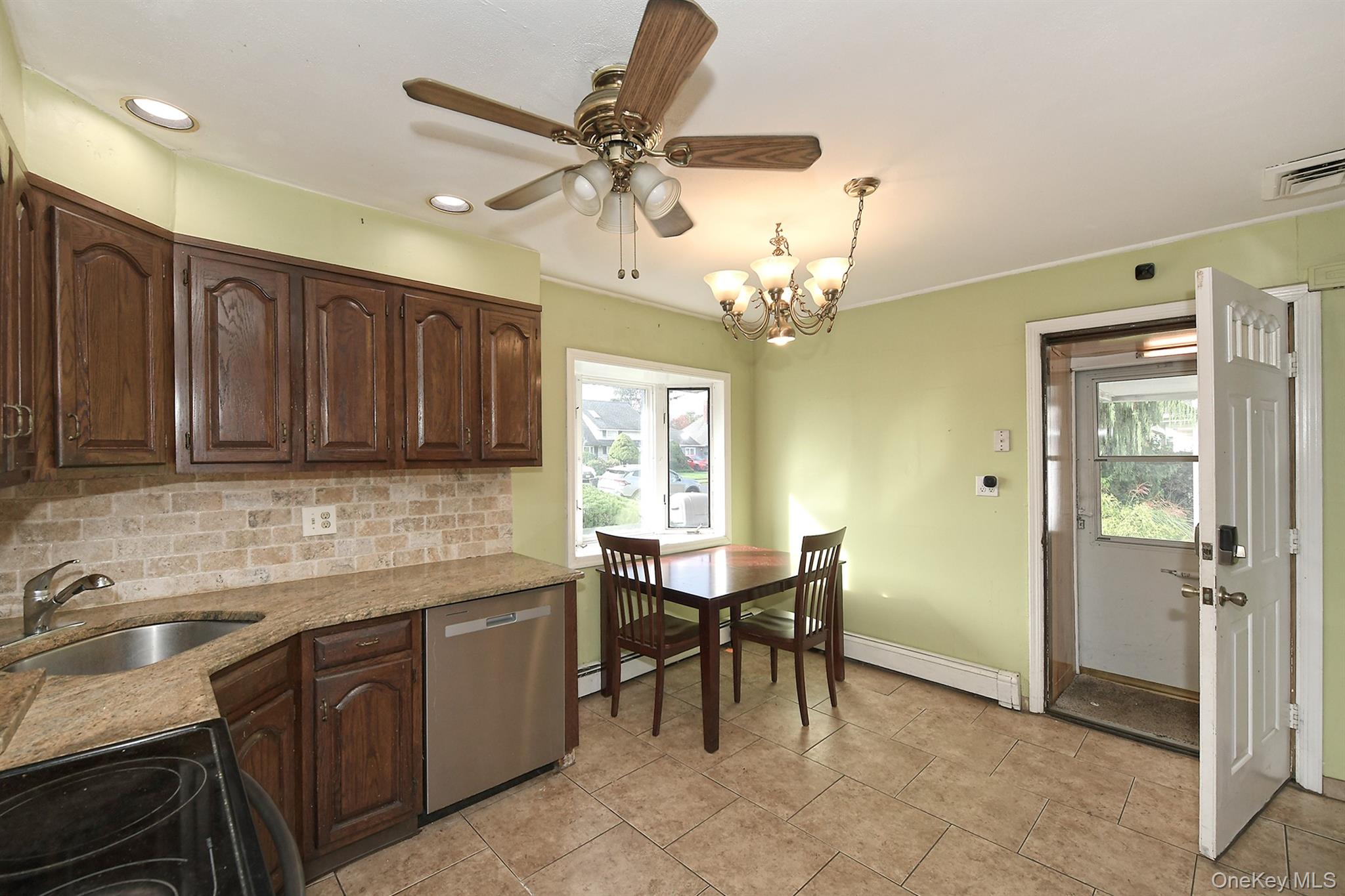 139 Horn Lane Property Photo 6