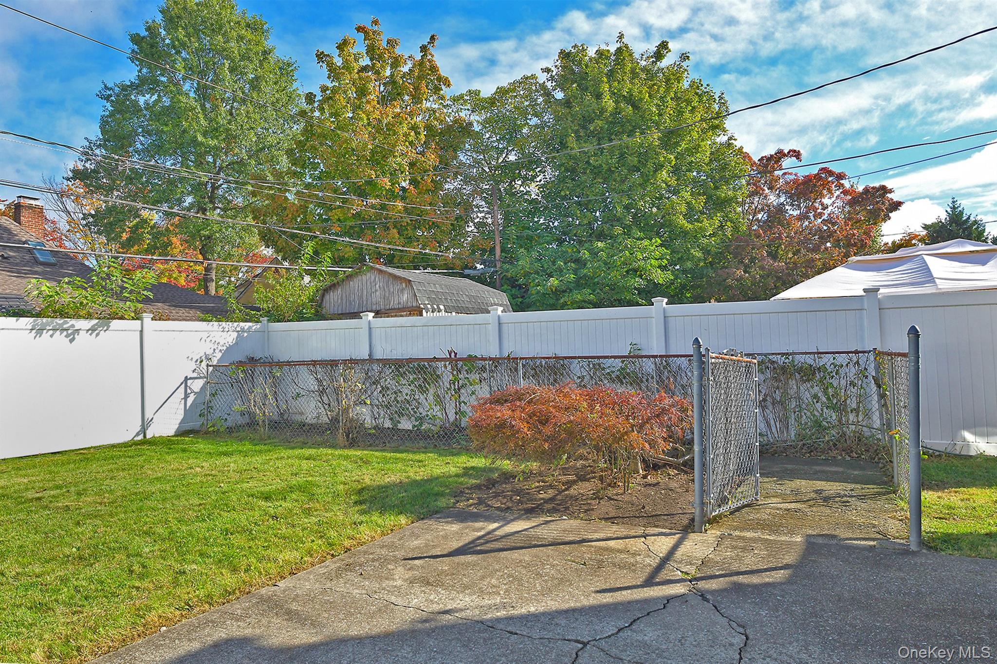 139 Horn Lane Property Photo 23