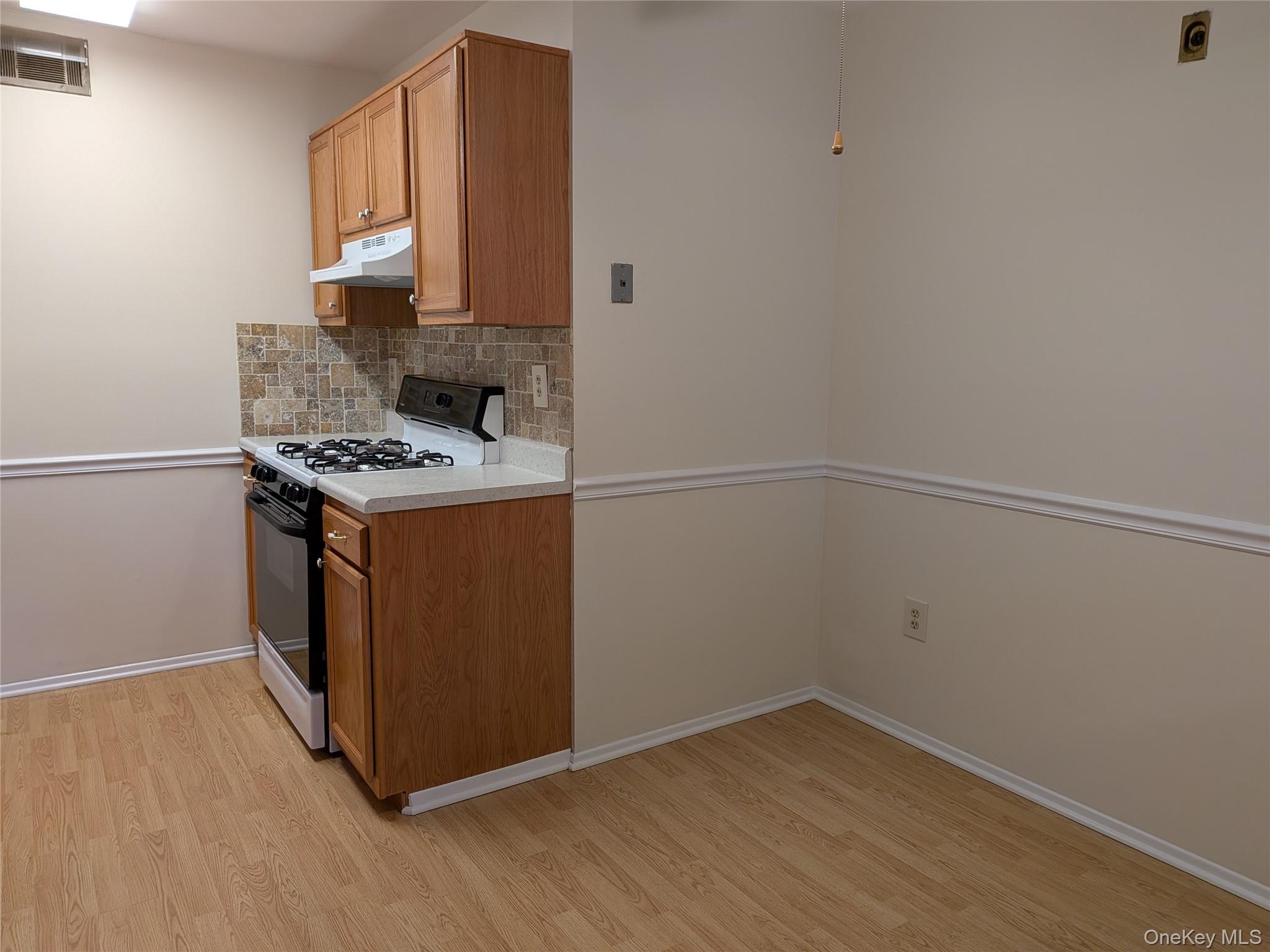 6 Knightsbridge L Property Photo 13