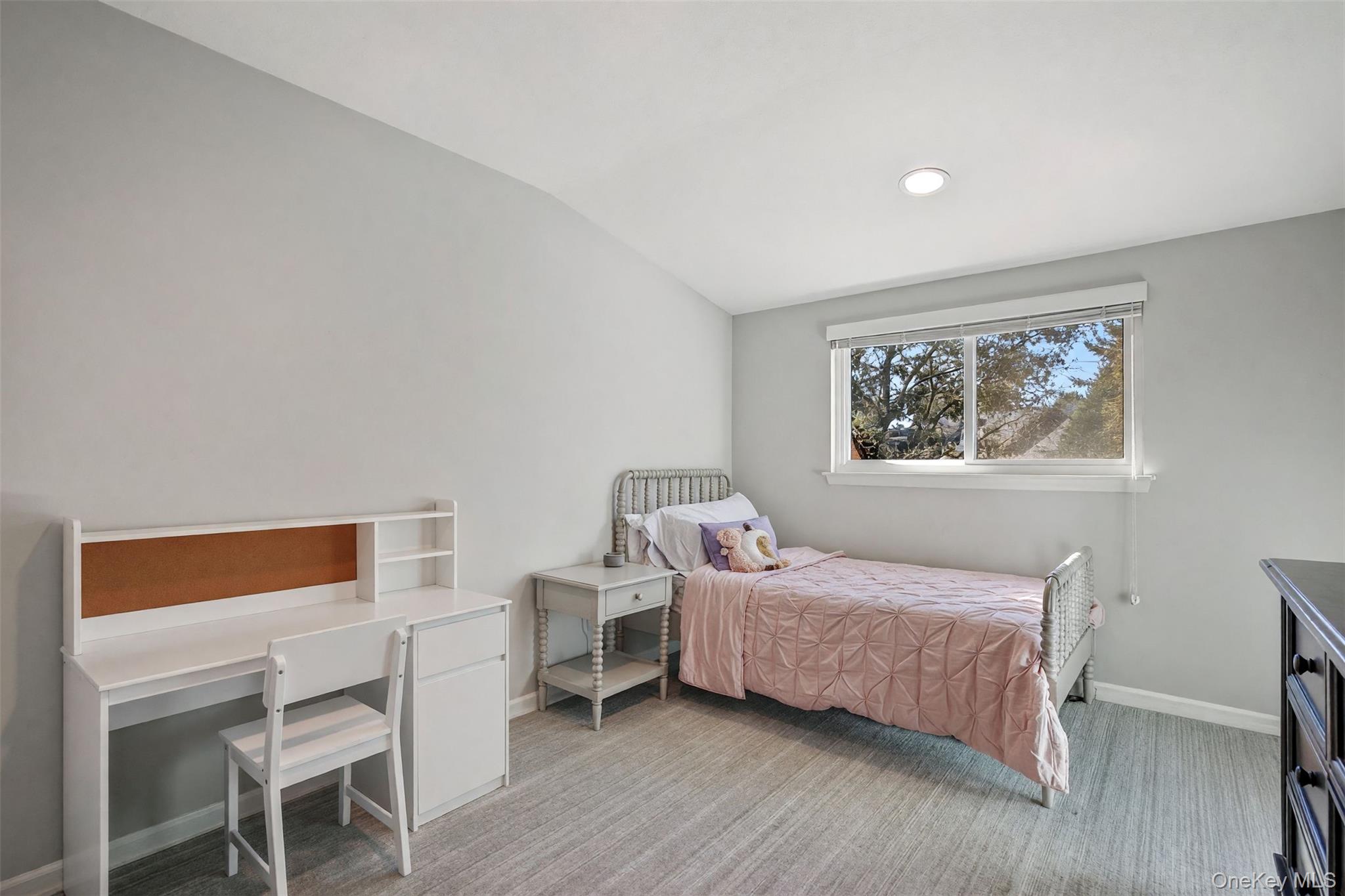 192 Ivy Hill Crescent Property Photo 17