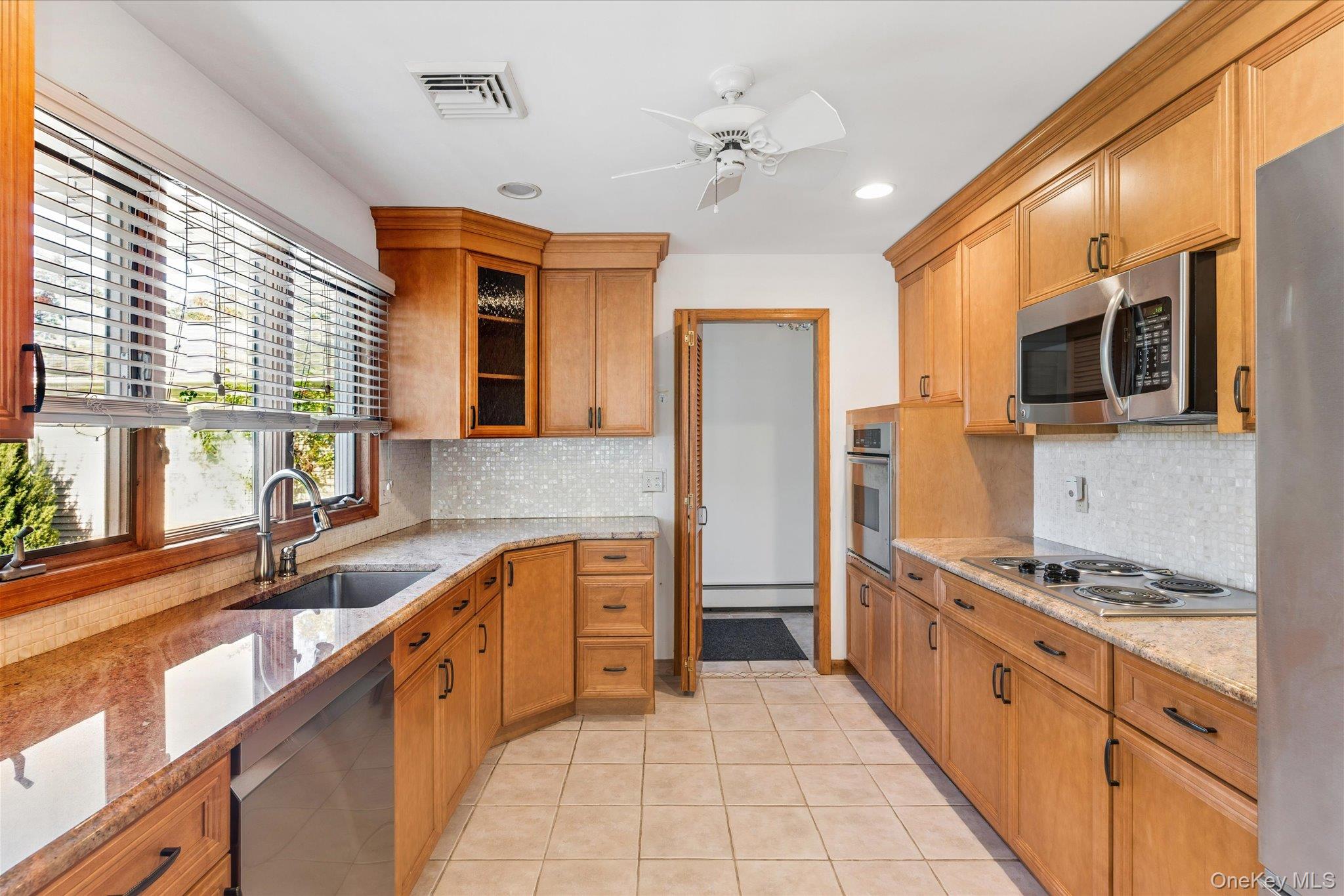 2025 Little Peconic Bay Lane Property Photo 7