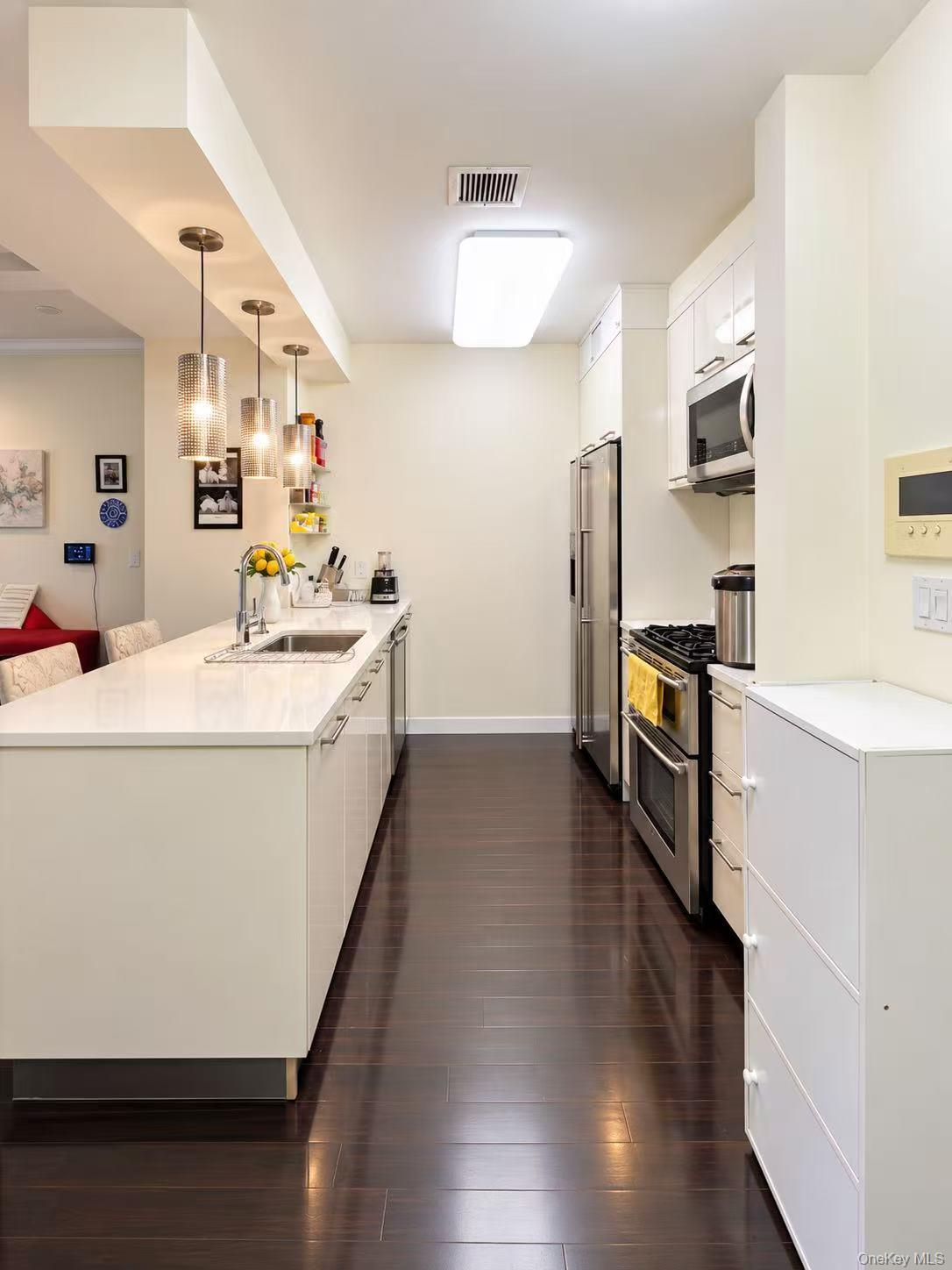 6405 Yellowstone Boulevard Ph502 Property Photo 6