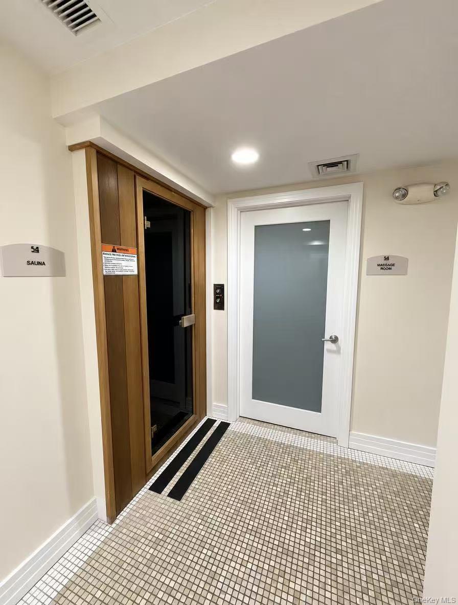 6405 Yellowstone Boulevard Ph502 Property Photo 17