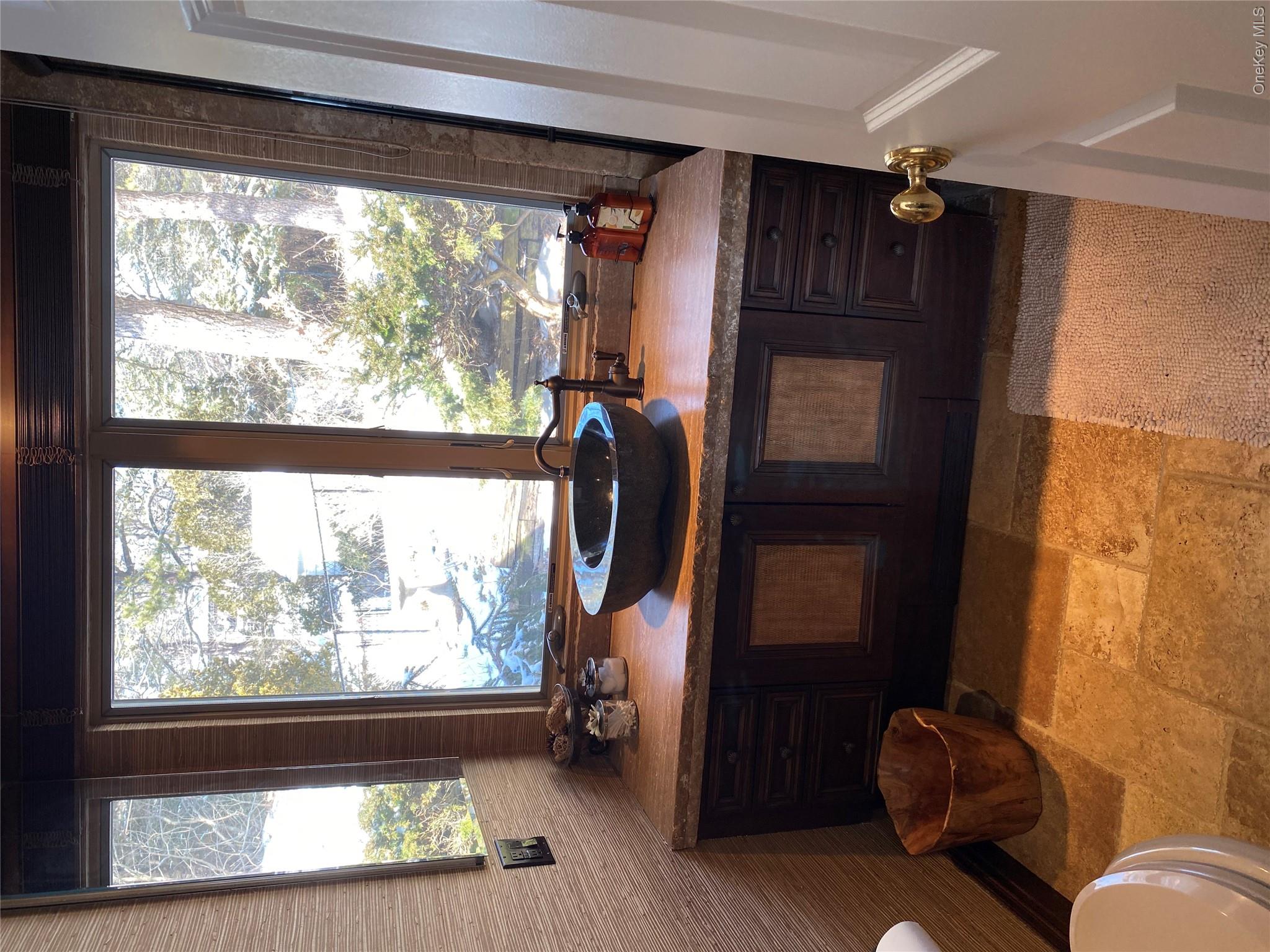 2 W Hillover Road Property Photo 10