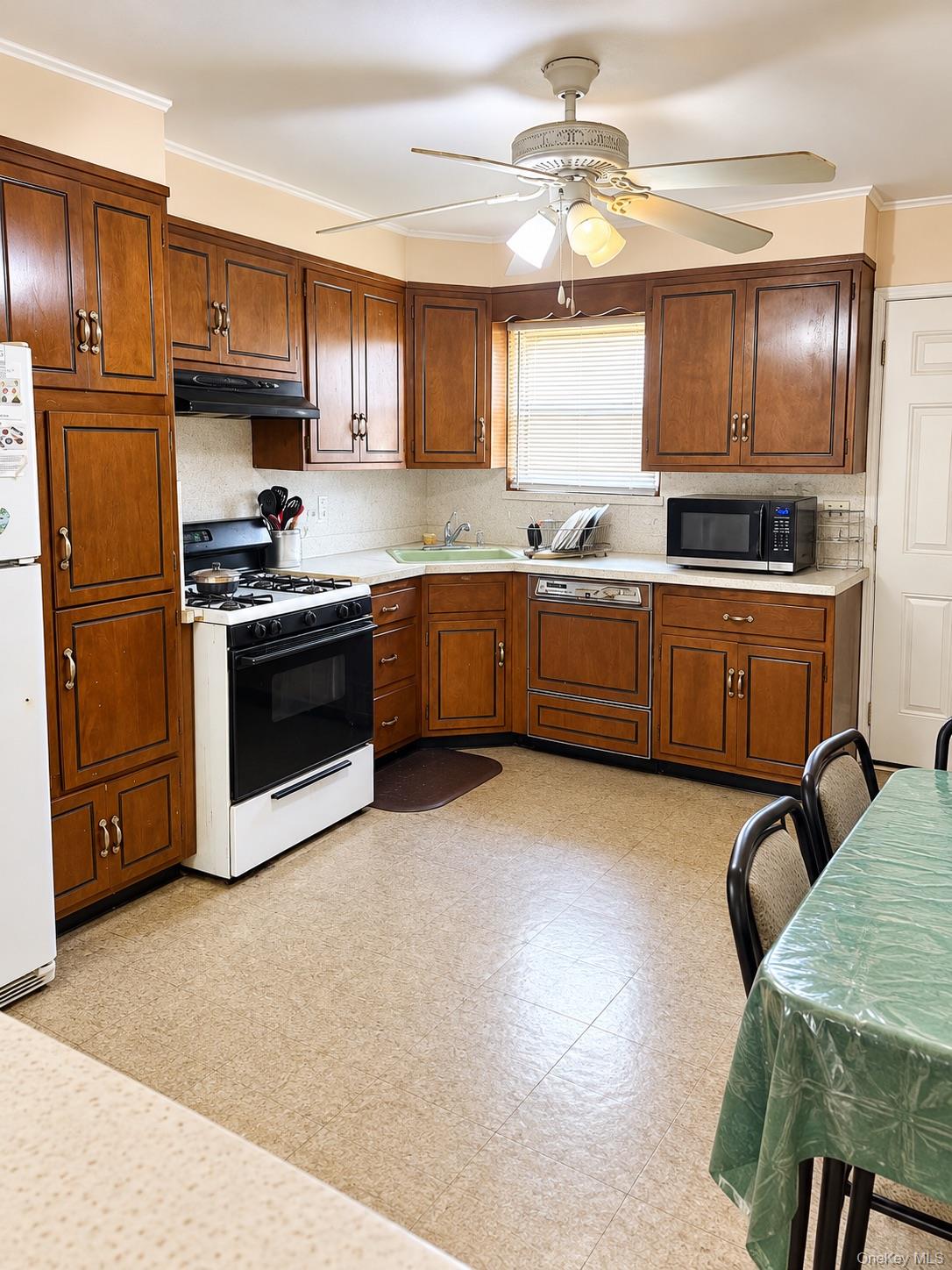 25919 Craft Avenue Property Photo 2