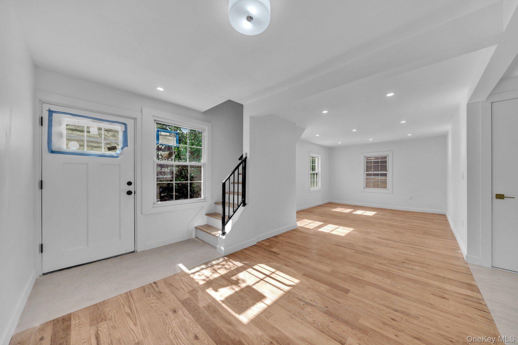 219 E 238th Street Property Photo 9