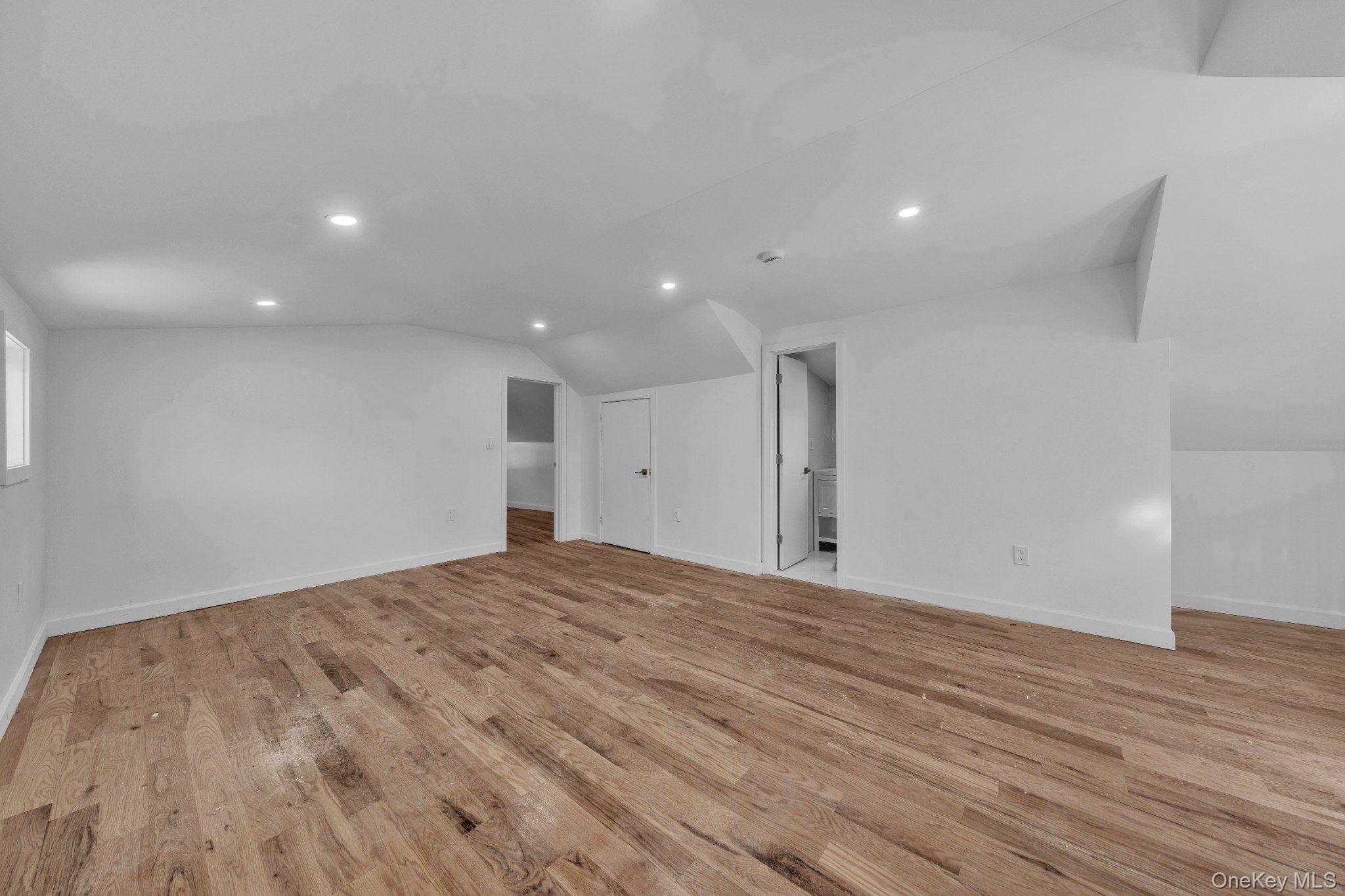219 E 238th Street Property Photo 11
