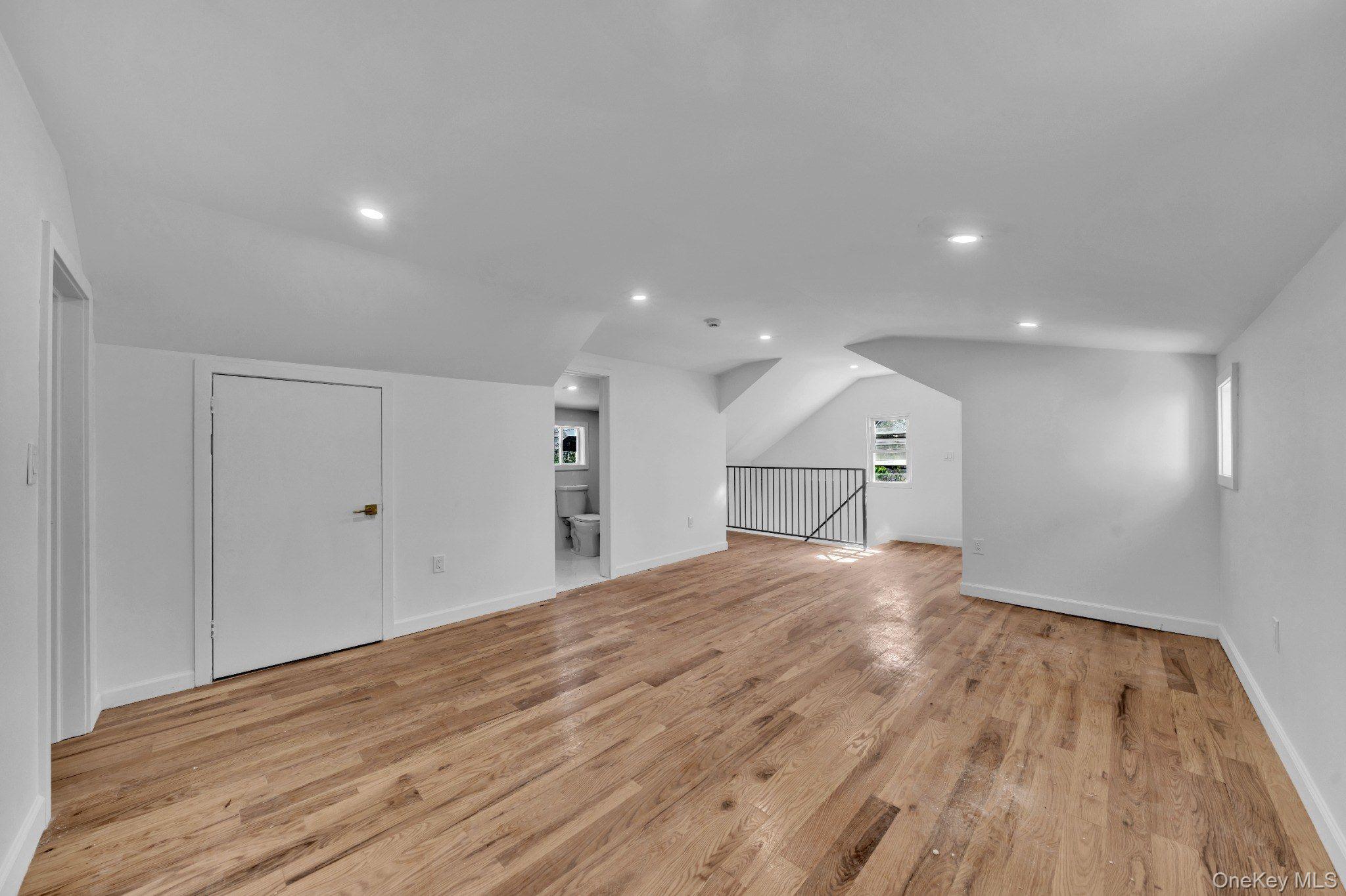 219 E 238th Street Property Photo 12