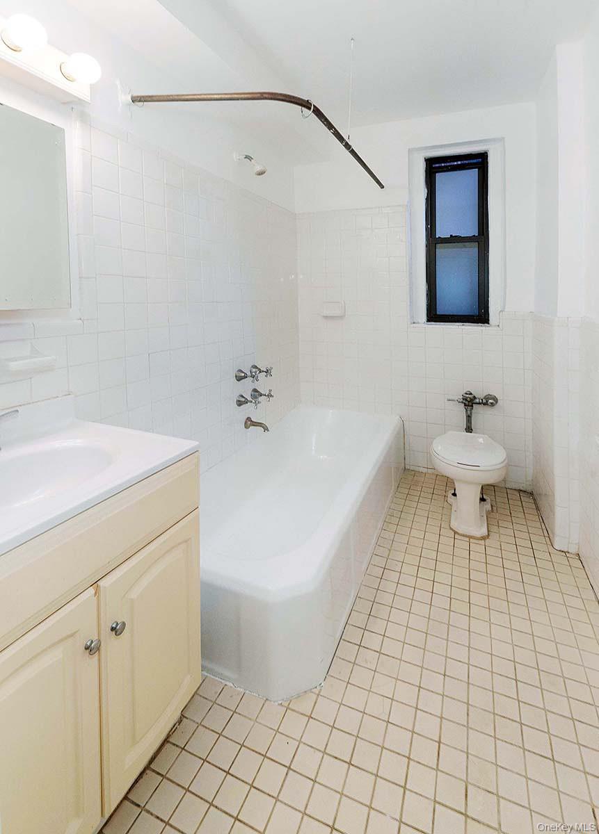 3015 Riverdale Avenue 2a Property Photo 7