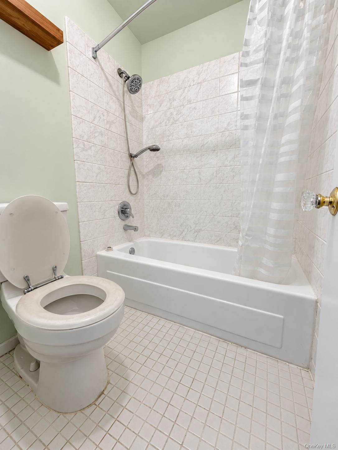 83 Treetop Circle Property Photo 14