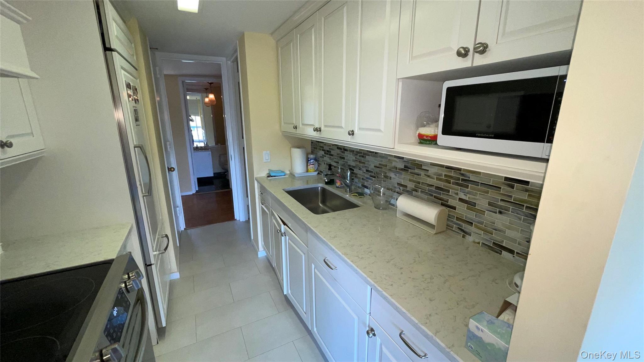 111 Cherry Valley Avenue 702 W Property Photo 12