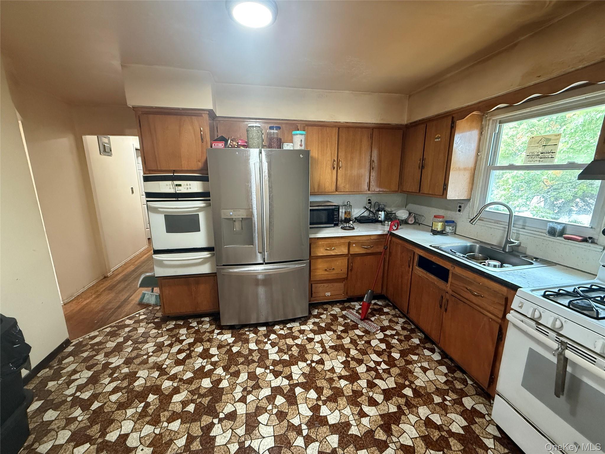 249-02 Weller Avenue Property Photo 24