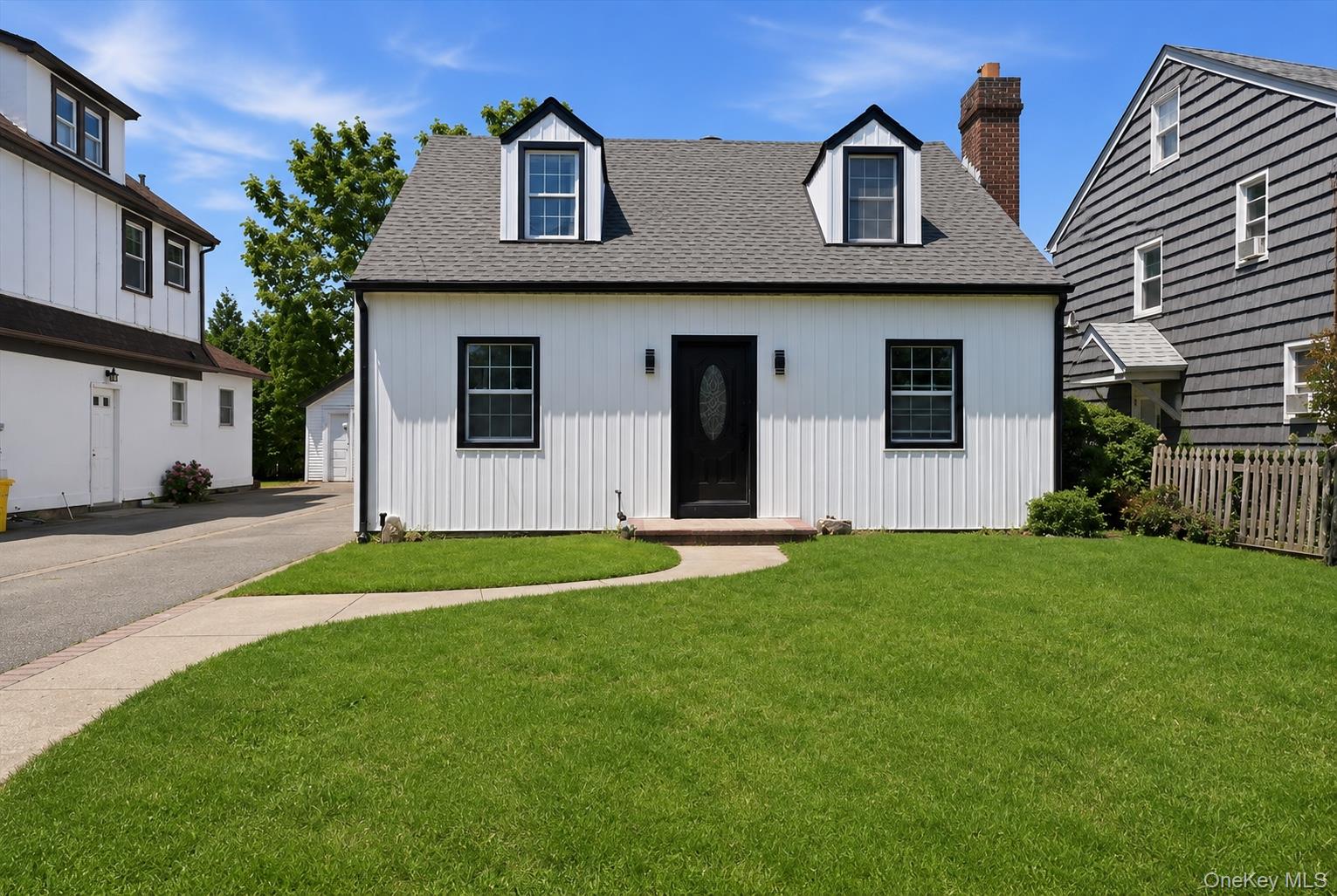 48 Flower Street Property Photo 2