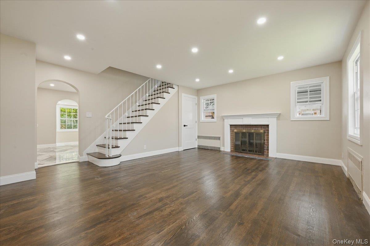 48 Flower Street Property Photo 8