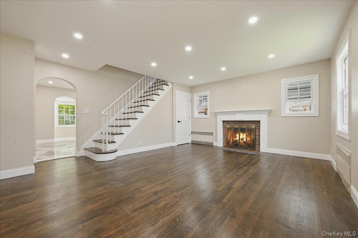 48 Flower Street Property Photo 9