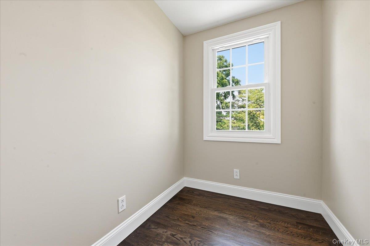 48 Flower Street Property Photo 30