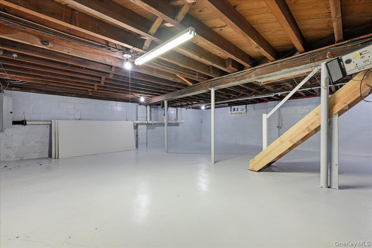 48 Flower Street Property Photo 35