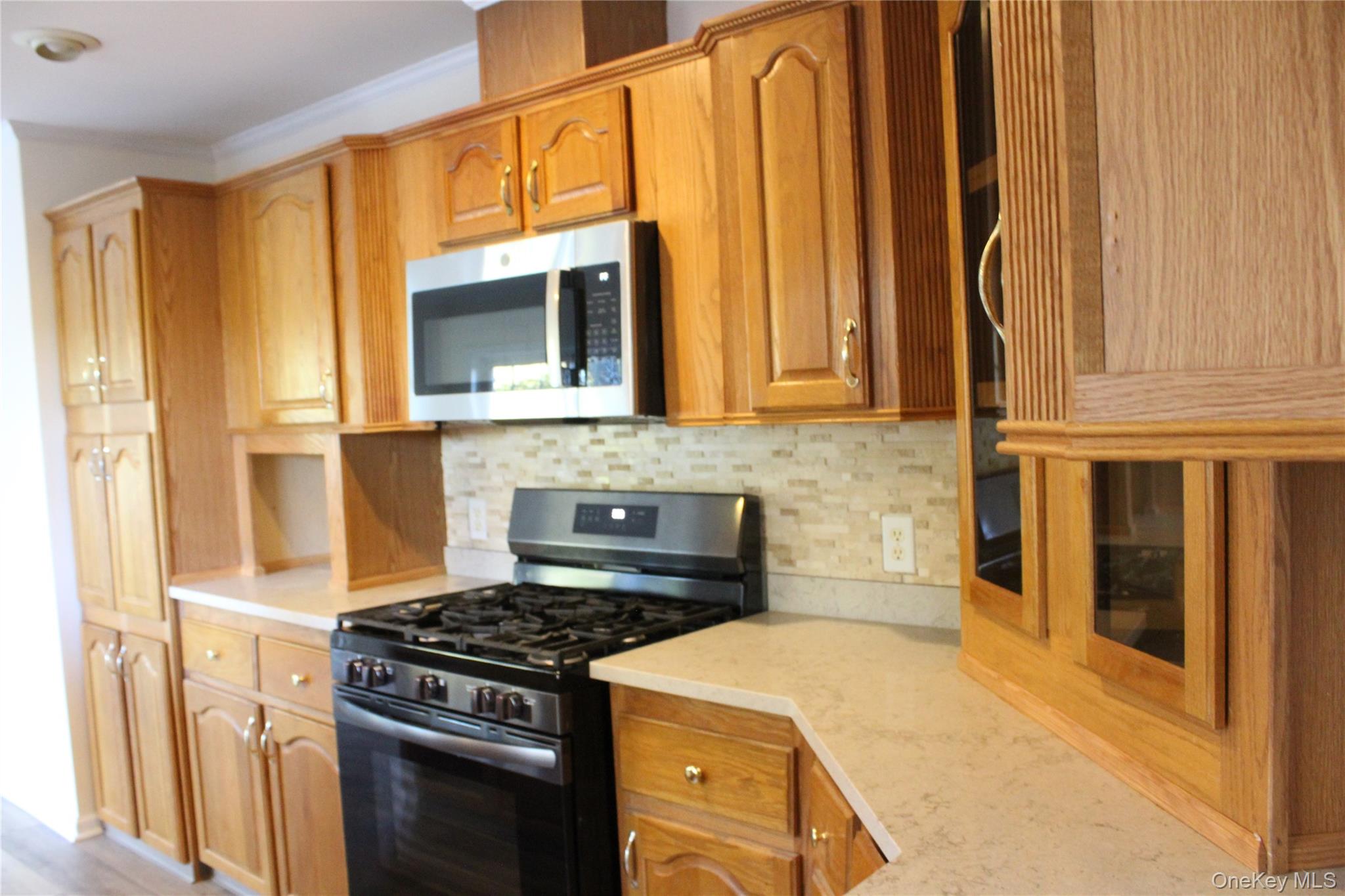 15 Curving Hill Property Photo 12