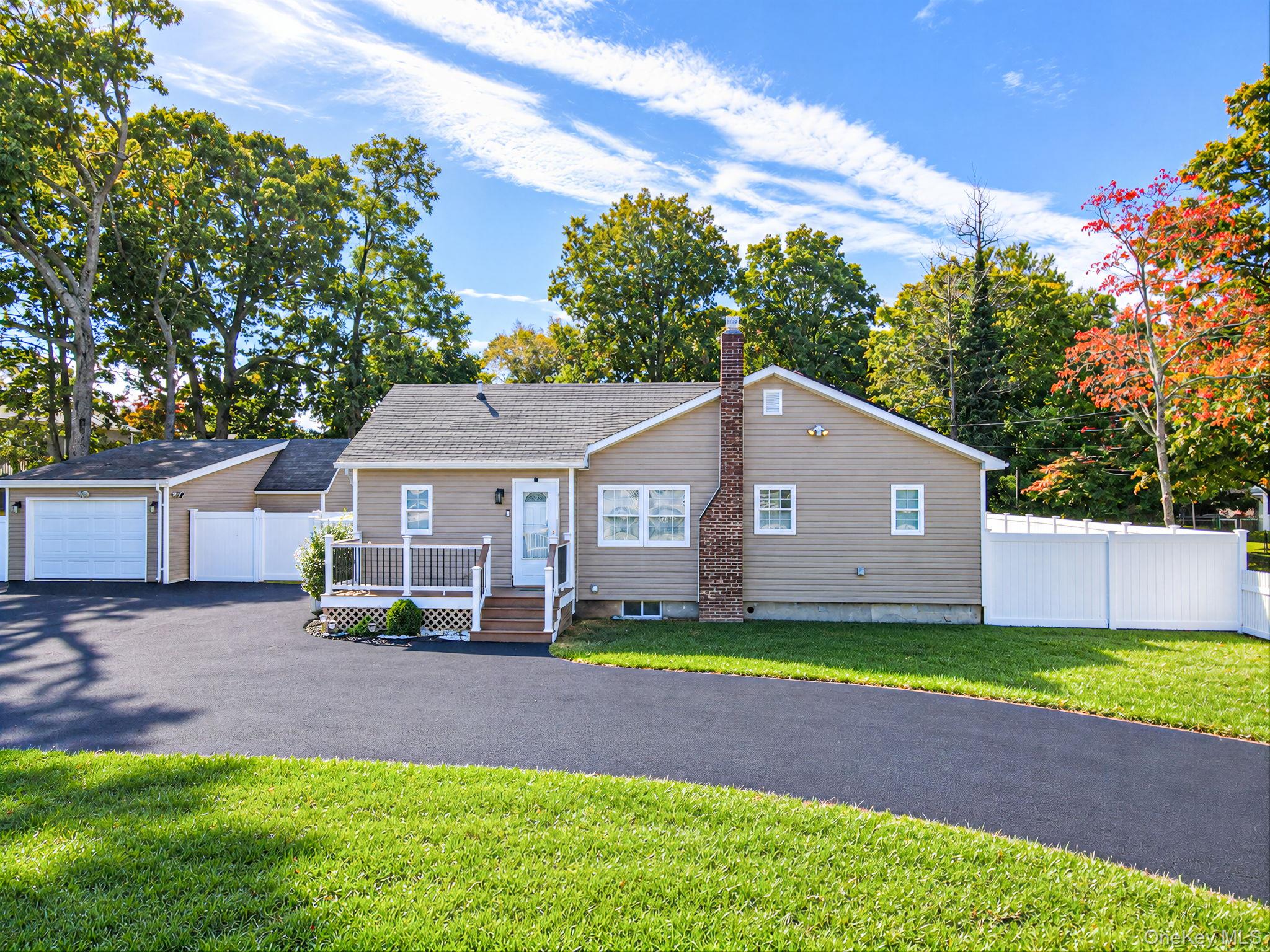 207 Laurelton Drive Property Photo 1