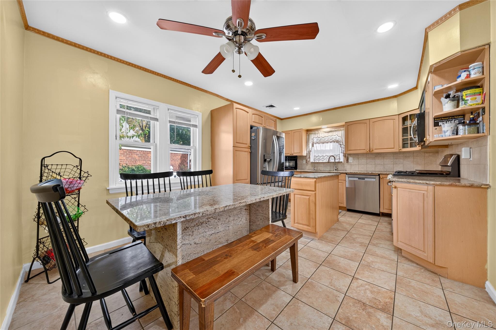 471 Beech Street Property Photo 7