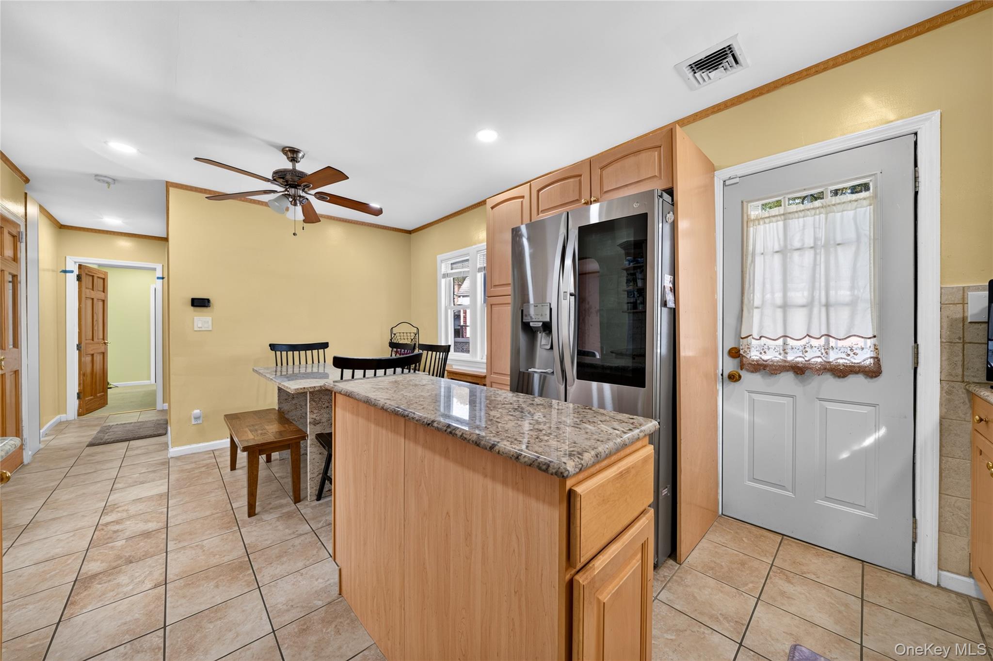 471 Beech Street Property Photo 9